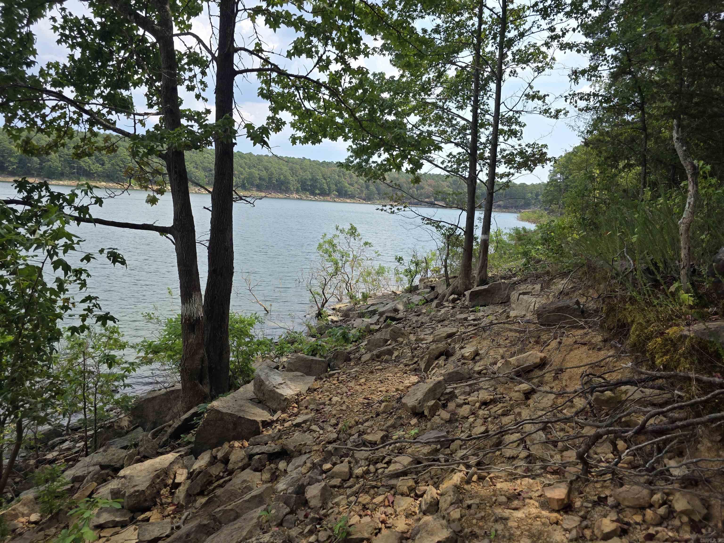 TWIN COVE ESTATES - LAKE - Residential