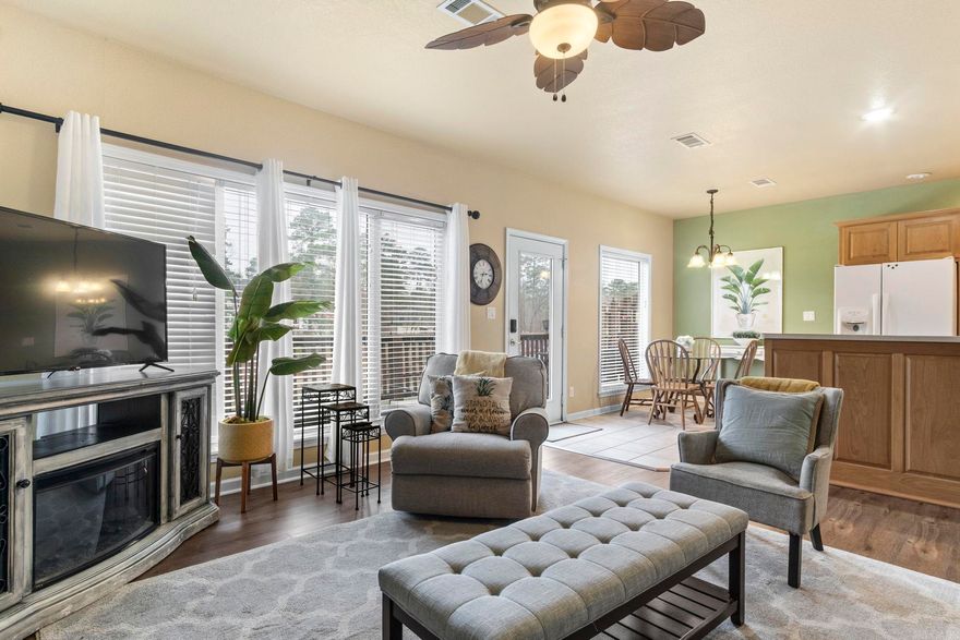 Endless potential at this adorable lake front condo that has water year-round. This unit features a large deck overlooking the water and a spacious living area offers ample room for all your guests. Generous sized guest rooms and a substantial size primary suite with a small private deck. Conveniently located a half mile to Hot Springs Marina. Minutes to Oaklawn, fine dining and more. No boat slip, but a nice boardwalk for short term tie up. Furnishings are negotiable. Three-month rentals or more. No nightly rentals. Motivated Seller. Bring us an offer.
