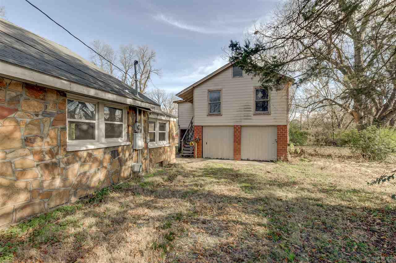 Come check out this 1Bd/1Ba apartment in North Little Rock! The lease for this property is for 18 months and income has to be three times the amount of rent unless you have a housing voucher.