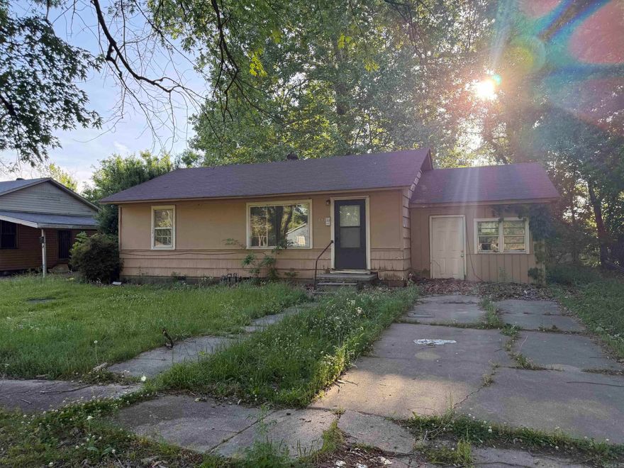 Discover a fantastic opportunity to build sweat equity. The home is being sold AS-IS and needs some TLC, making it the perfect blank slate for investors, flippers, or handy buyers to customize a high-potential layout in a solid Forrest City neighborhood! Can be sold as a package along with 403 Fussell, 611 Westview, 2148 Laurel, 651 Laughrun, and 253 Beech Grove or separately.