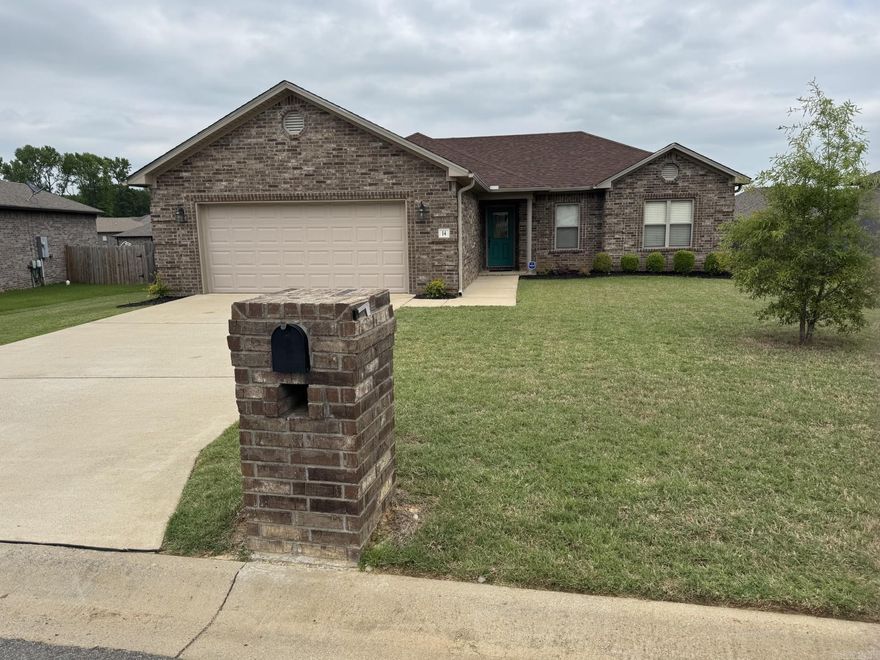 Well maintained home in Huntington Place in Austin! Open floorplan. NEW ROOF 2022. Split floorplan. Kitchen has granite countertops, pantry, new dishwasher, under cabinet lighting, breakfast bar, dining area and great view of covered back patio! Home boasts decorative ceiling medallions, fans and plantation blinds throughout. Primary bedroom has huge walk-in closet, large walk-in shower, separate soaking tub, and double sinks. FRIDGE, WASHER AND DRYER all stay!  Yard has invisible fence in the front yard and the back yard, and back yard is fully fenced with an inviting covered patio to relax on. Move-in ready!