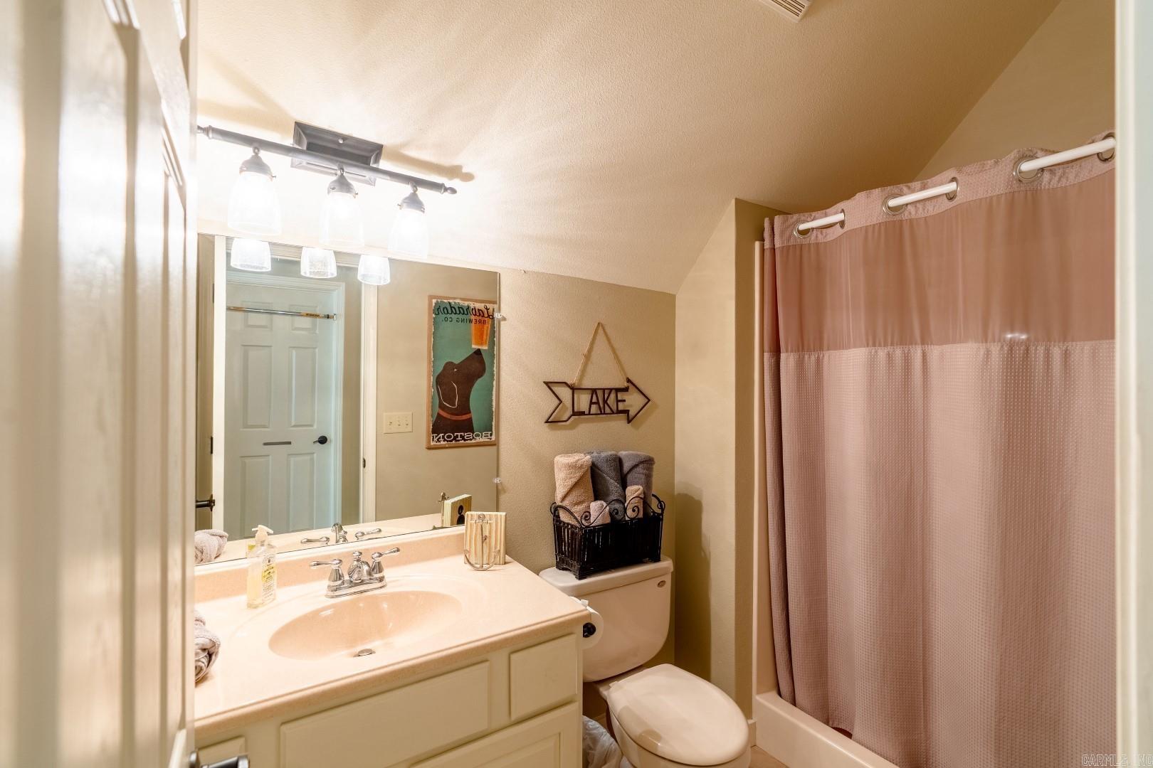 Eden Isle-Country Club - Residential