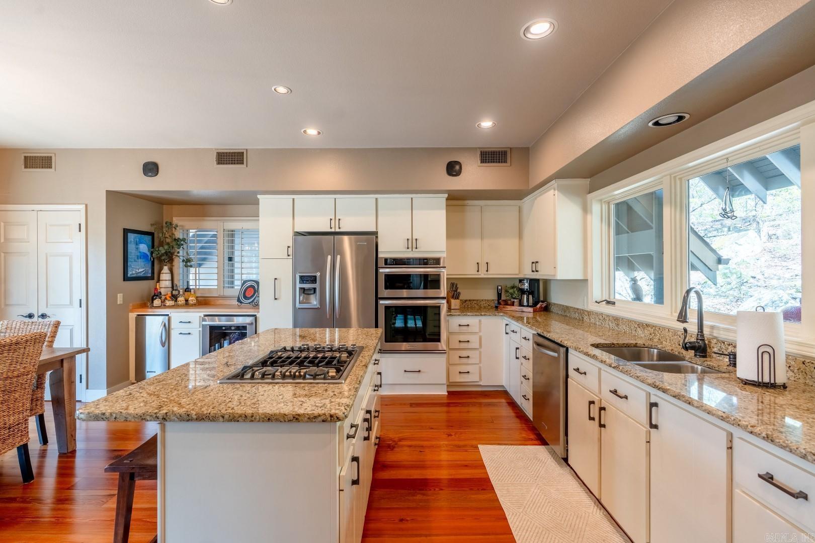 Eden Isle-Country Club - Residential