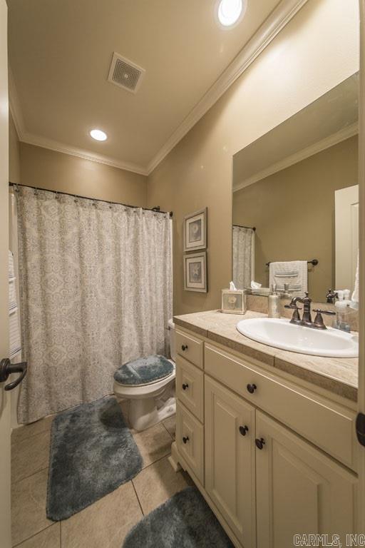 CAPITOL LAKES ESTATES - Residential