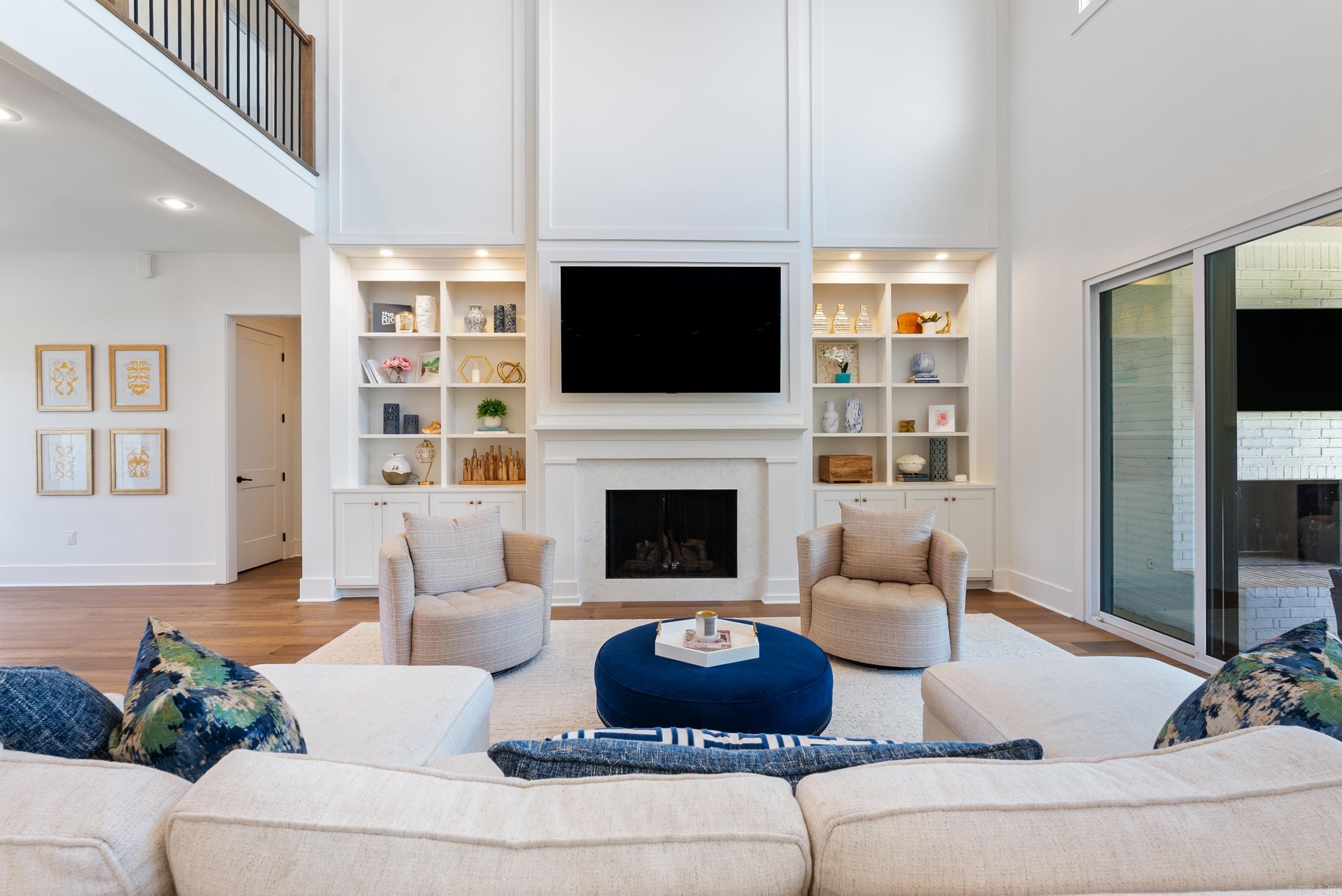 CHENAL VALLEY "FALSTONE COURT" - Residential