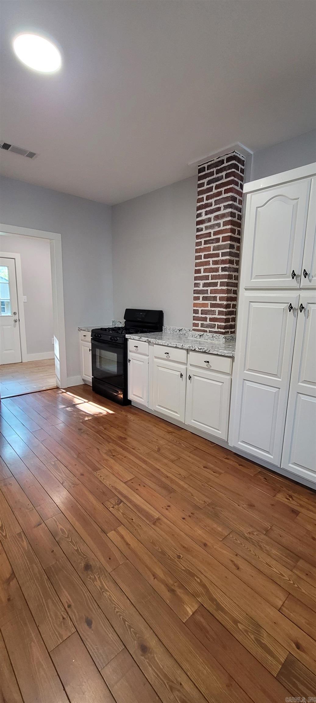 CLIFTONS ADDN - Residential