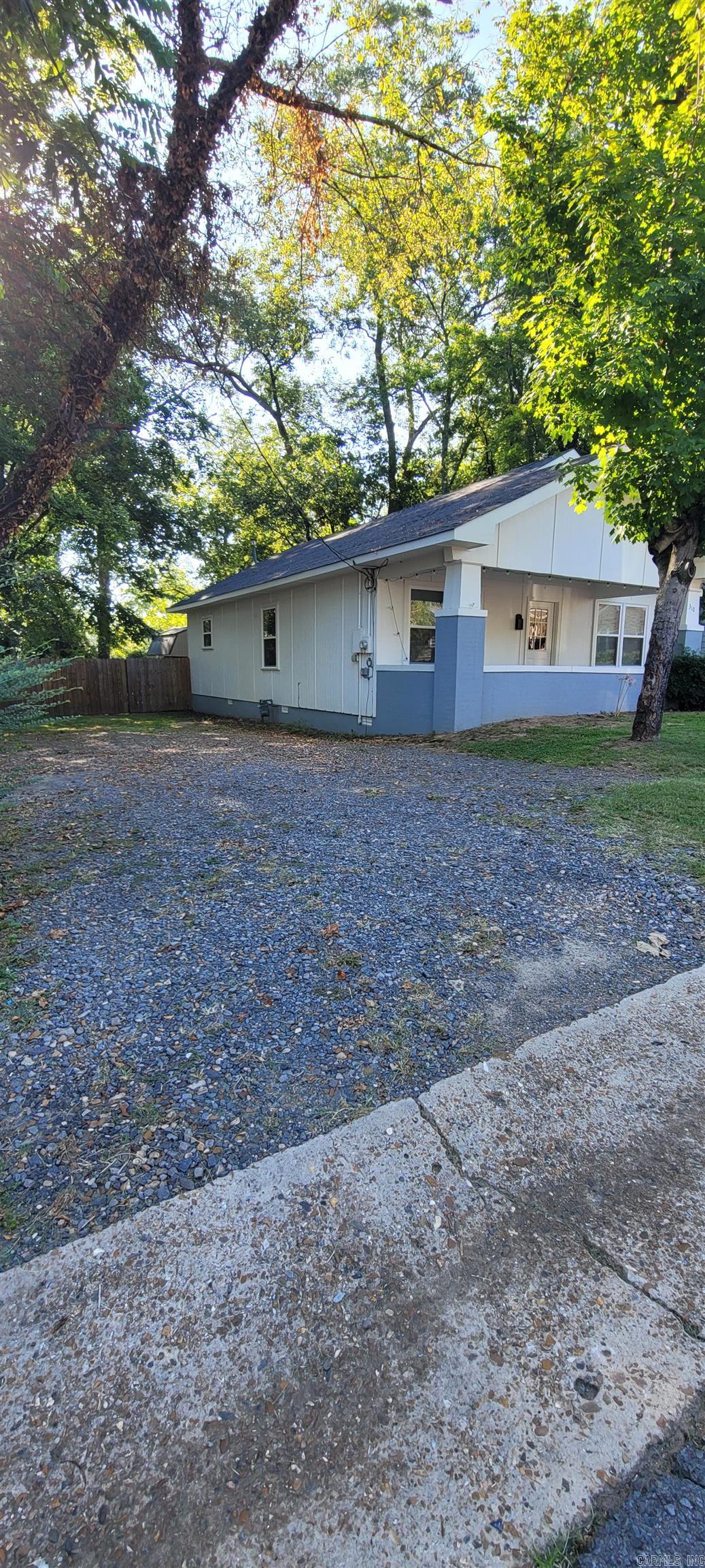 CLIFTONS ADDN - Residential