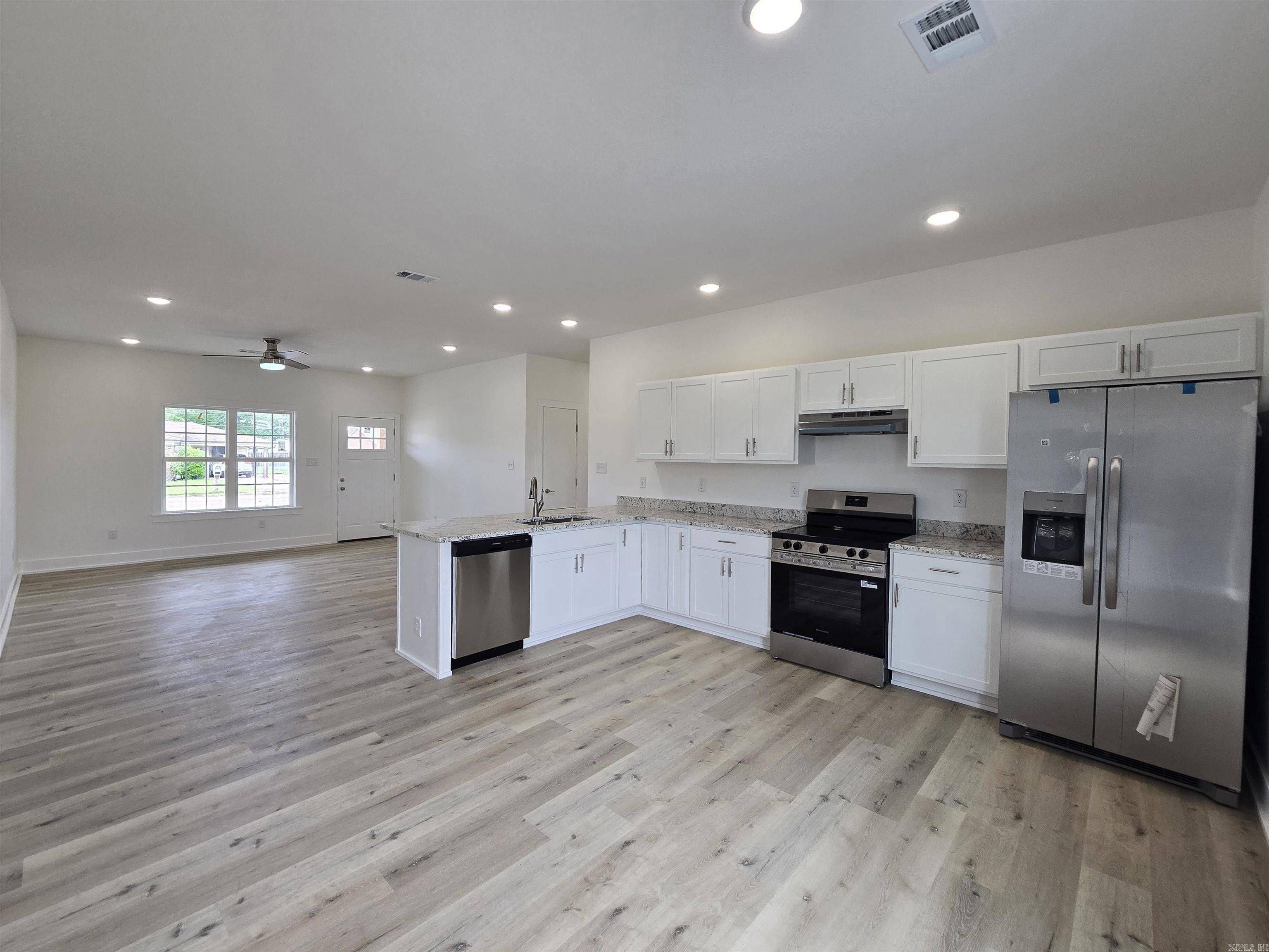 KOHN BRAY - Residential