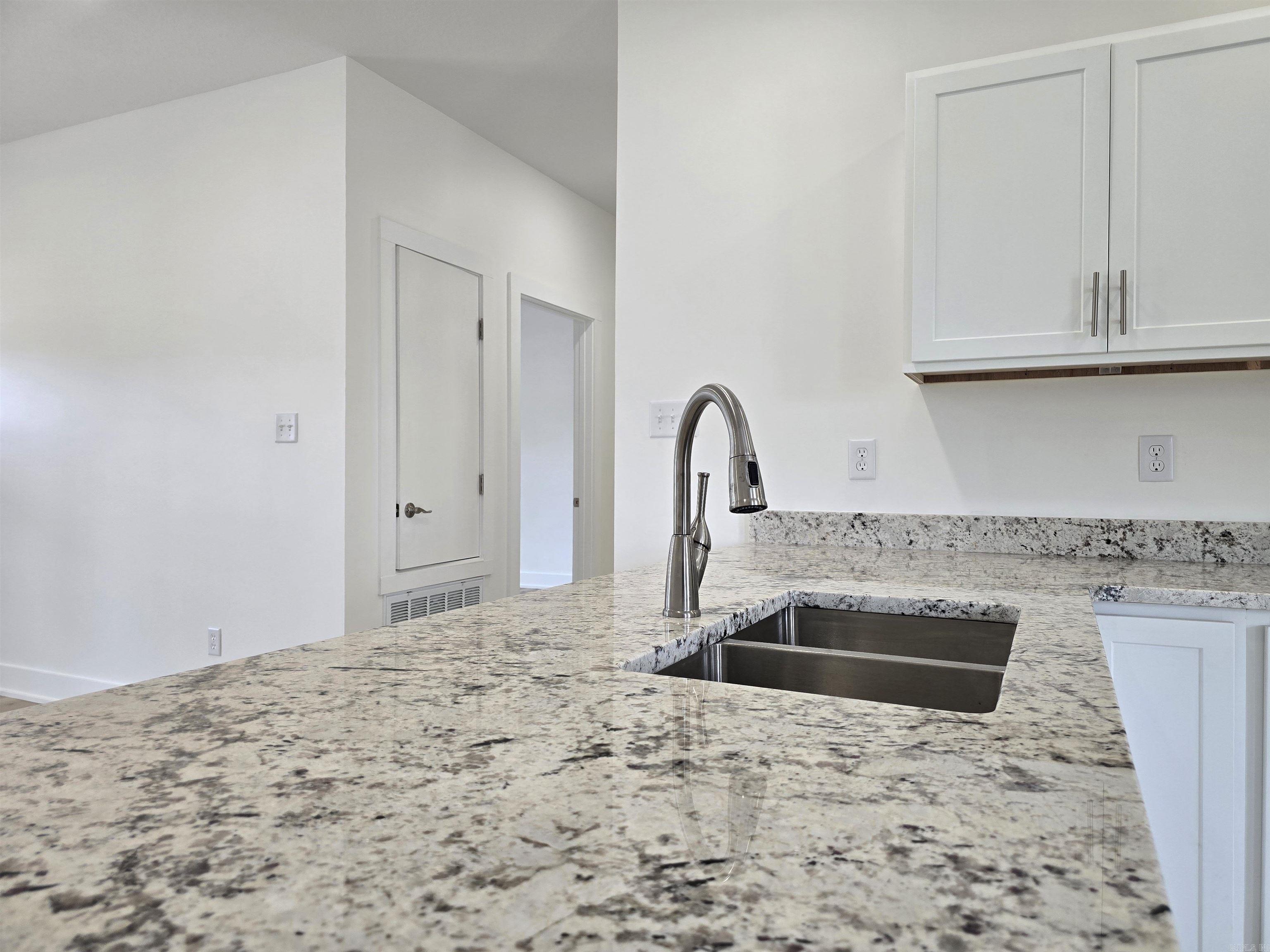 KOHN BRAY - Residential