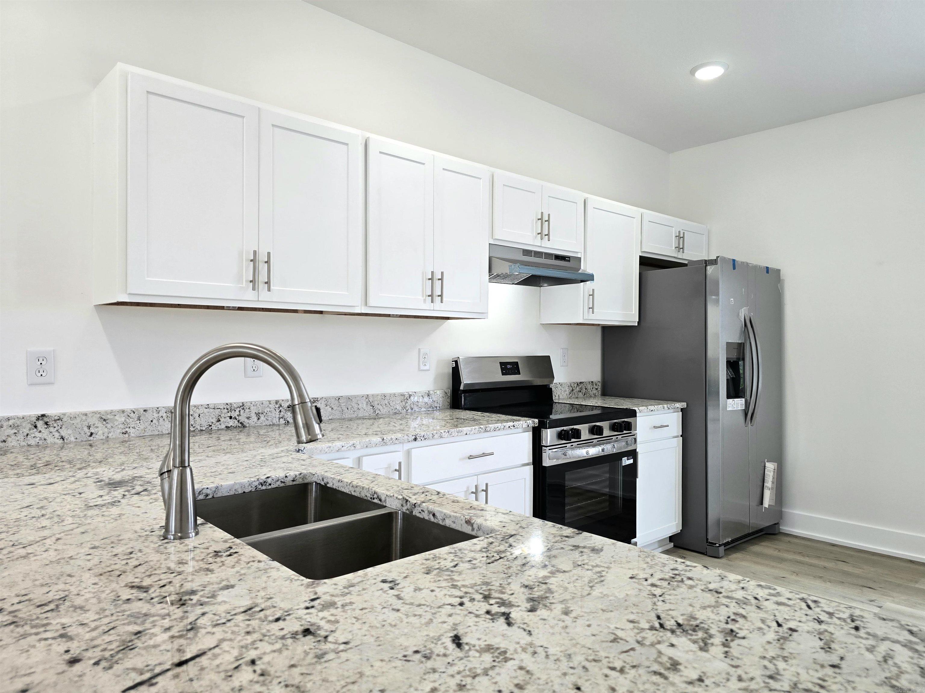 KOHN BRAY - Residential