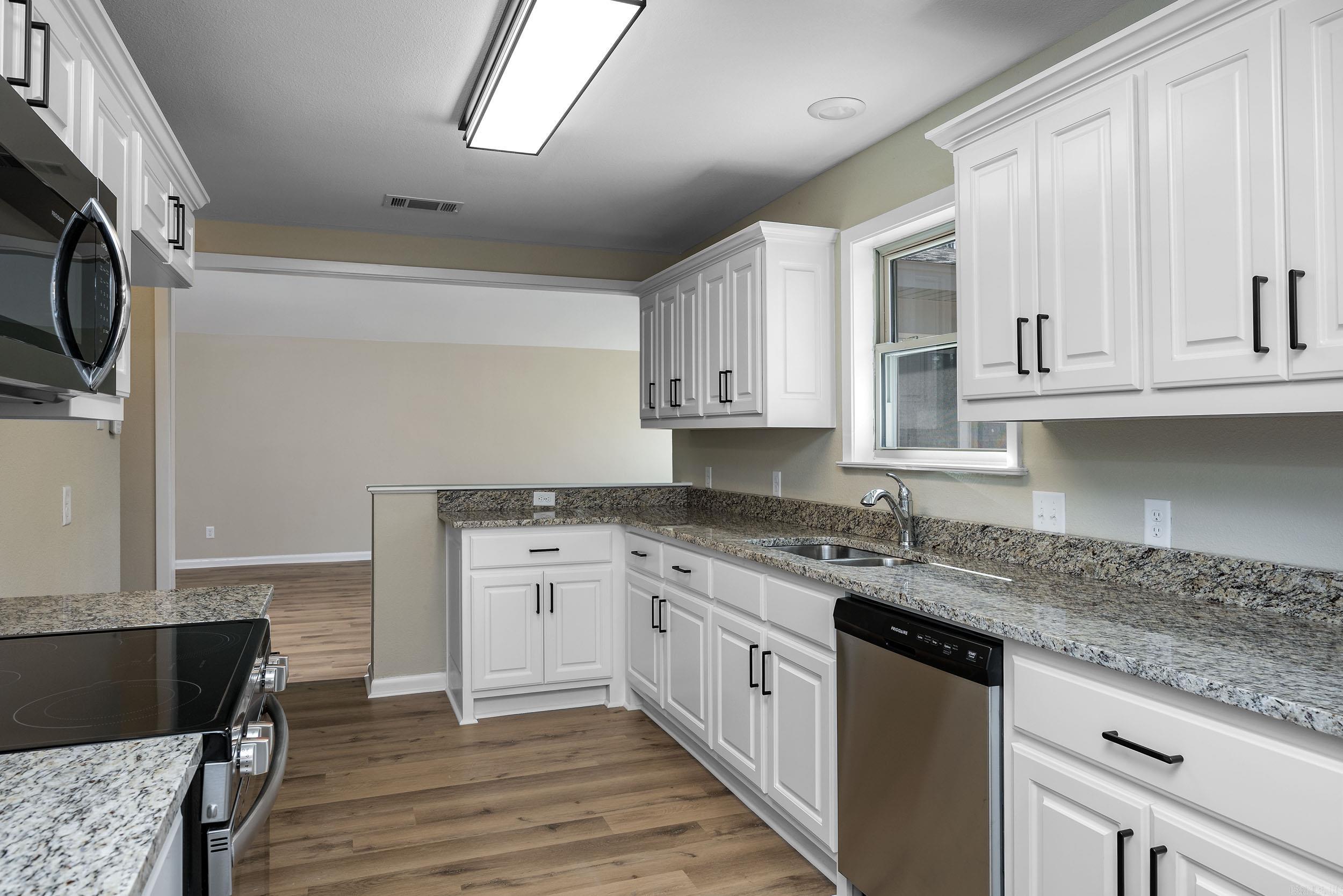 FOXWOOD J - Residential