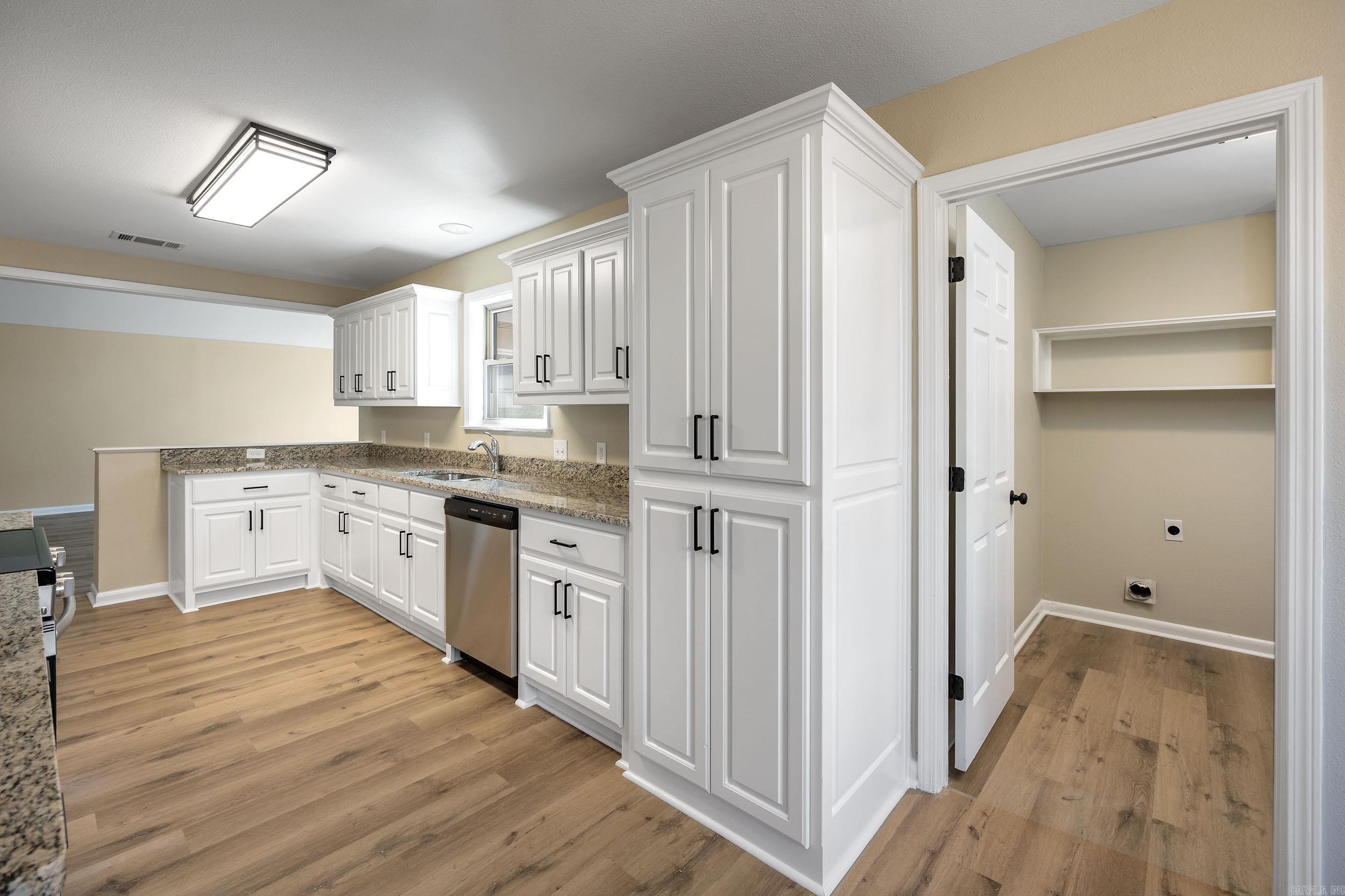 FOXWOOD J - Residential