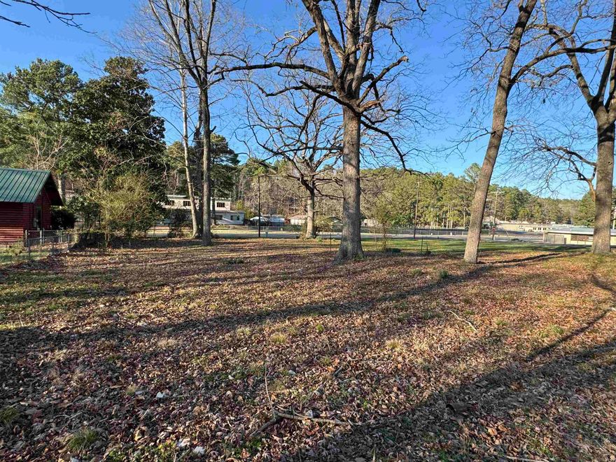 2 vacant lots near downtown Hot Springs and the Hot Springs National Park. Beautiful buildable lot on Whittington zoned R3. Nearly half an acre. All city utilities.