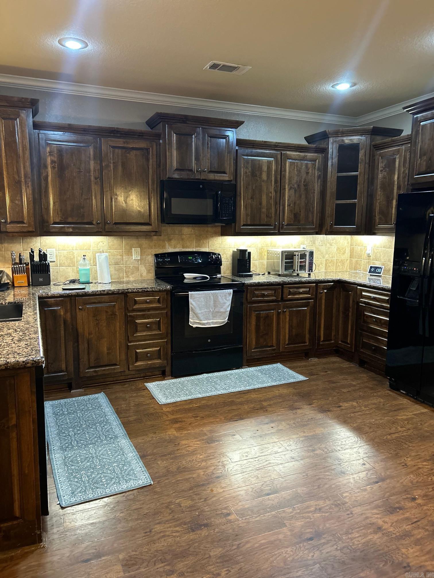 THE POINTE AT SOUTHWIND - Residential