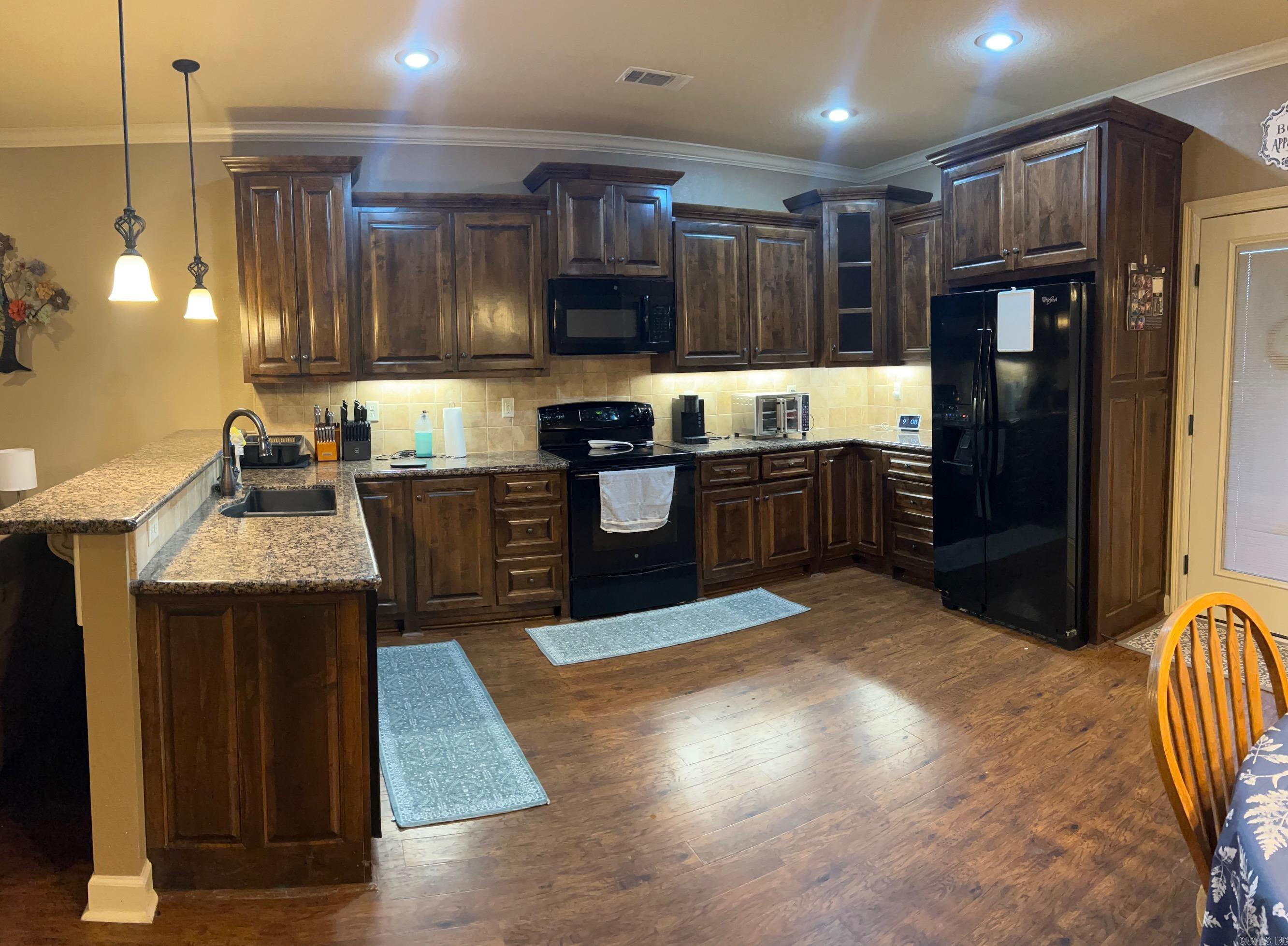 THE POINTE AT SOUTHWIND - Residential