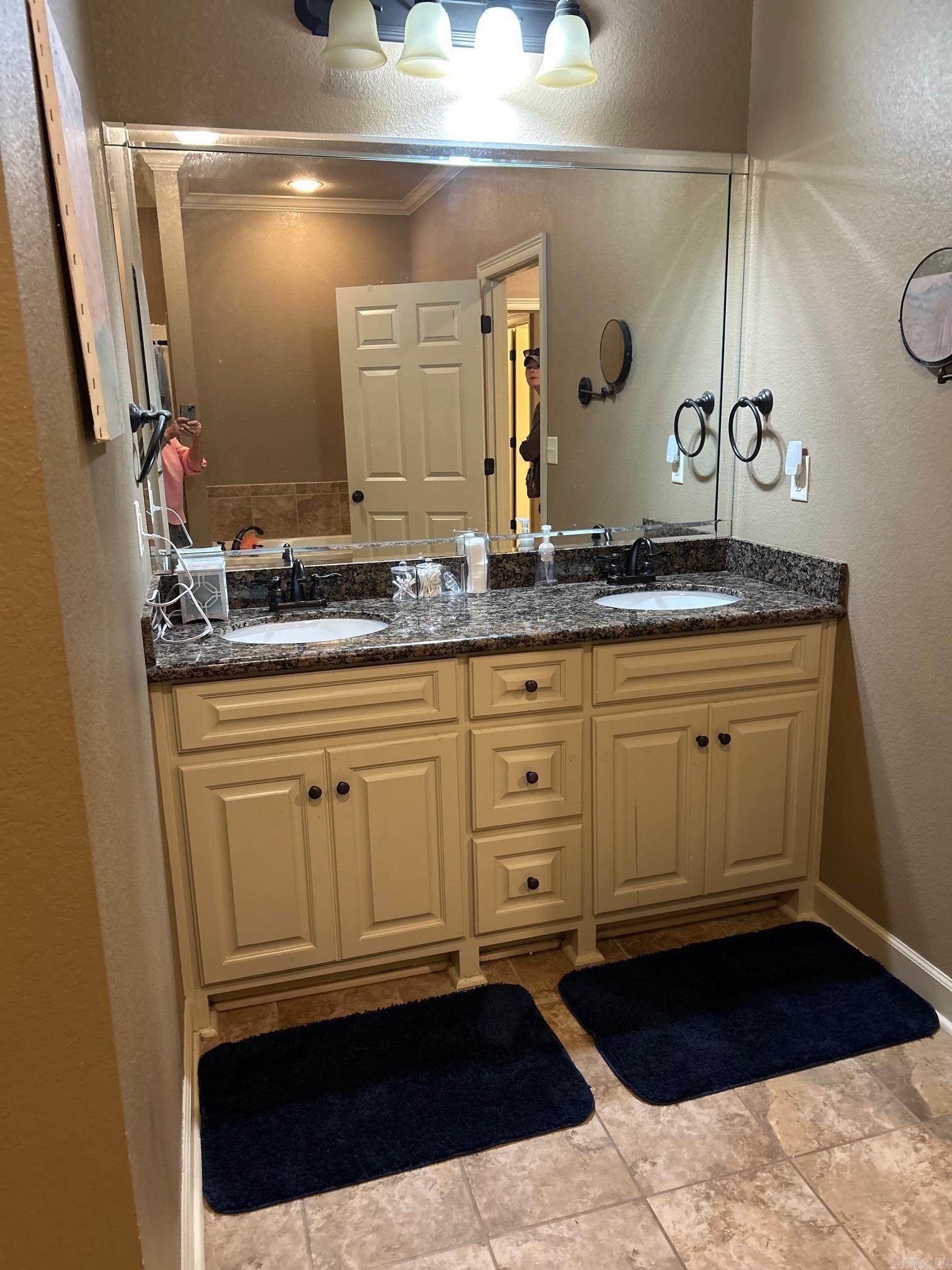 THE POINTE AT SOUTHWIND - Residential