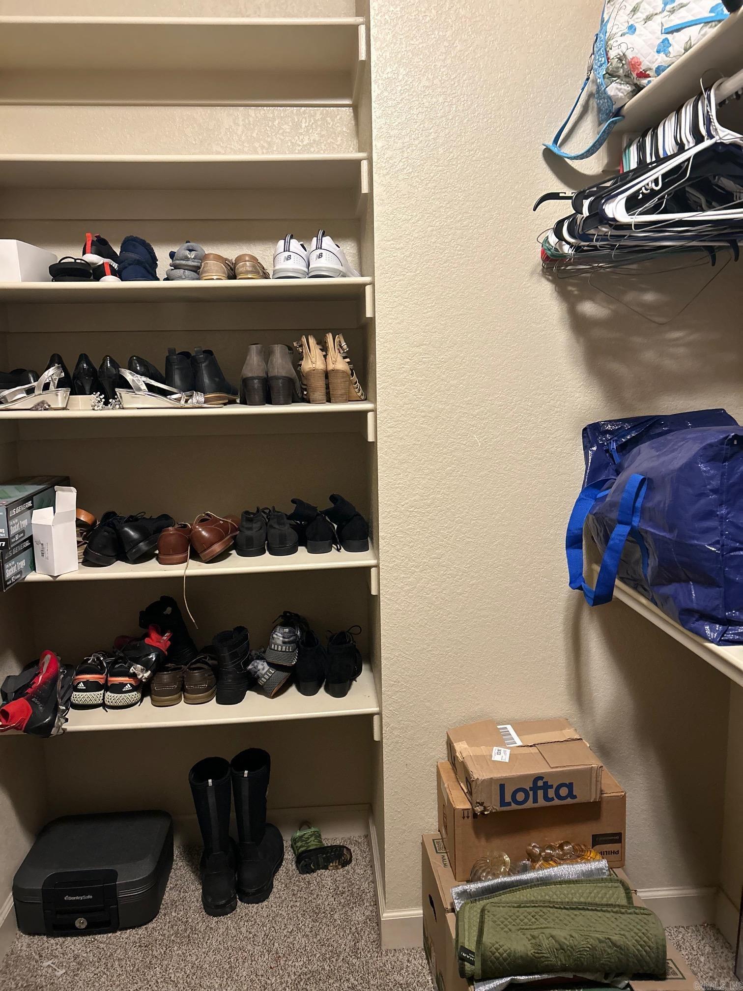 THE POINTE AT SOUTHWIND - Residential