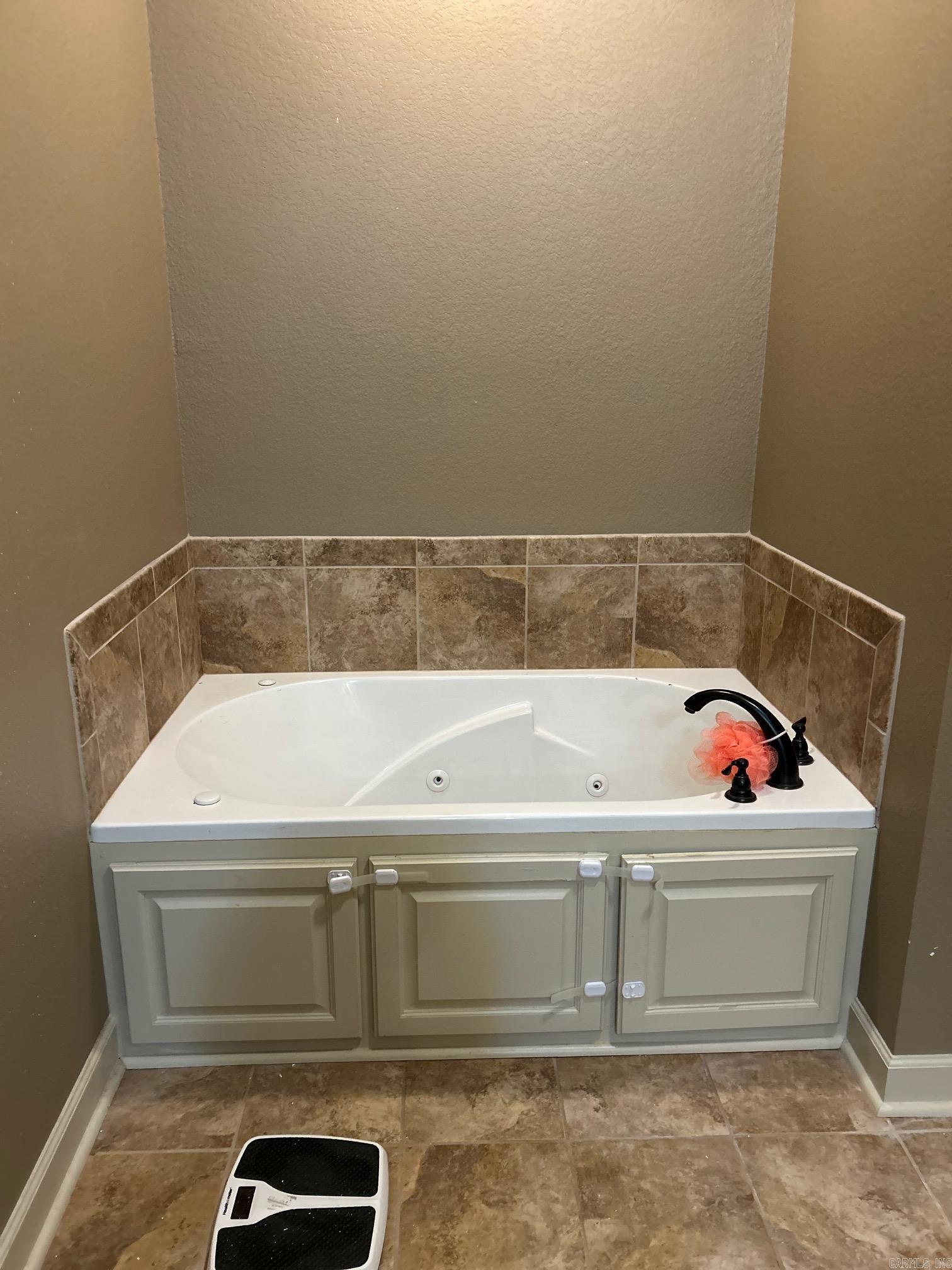 THE POINTE AT SOUTHWIND - Residential