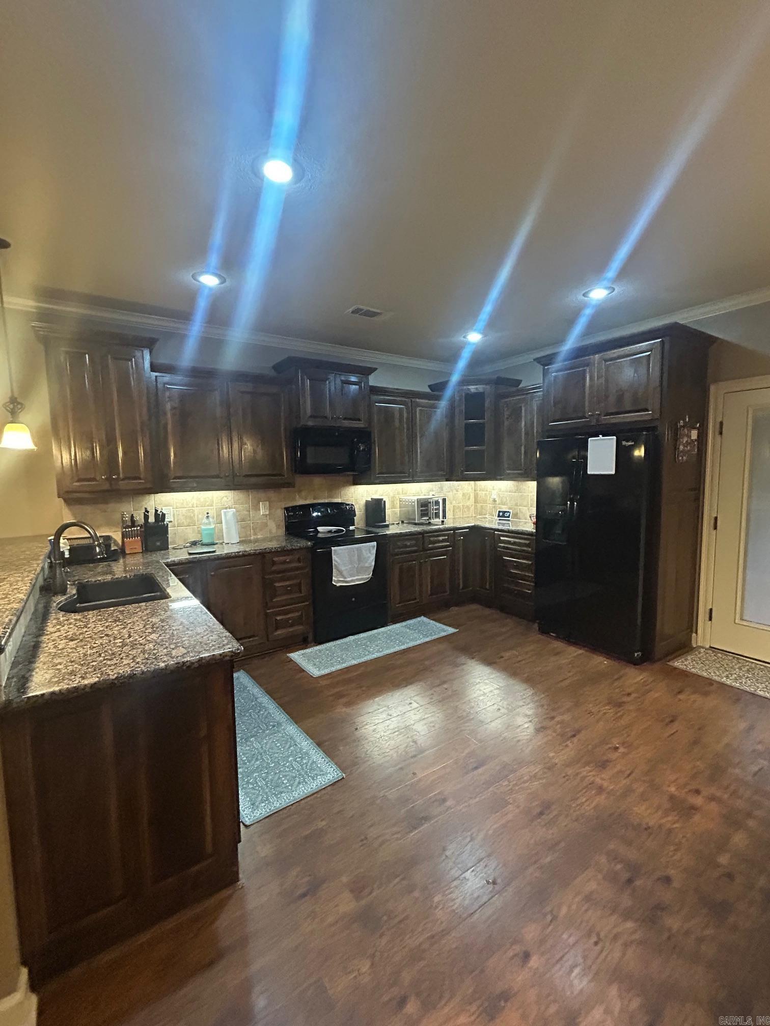 THE POINTE AT SOUTHWIND - Residential