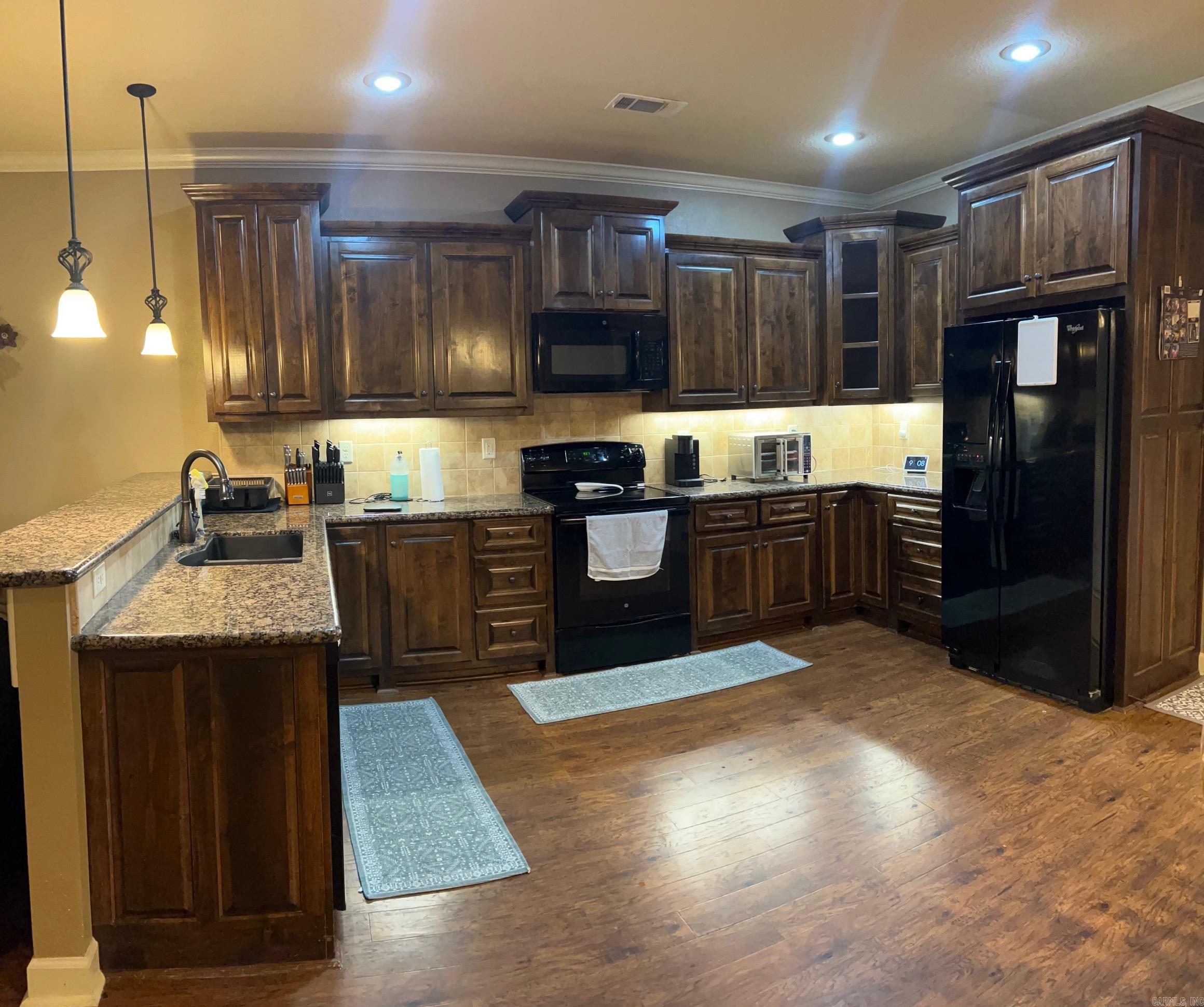 THE POINTE AT SOUTHWIND - Residential