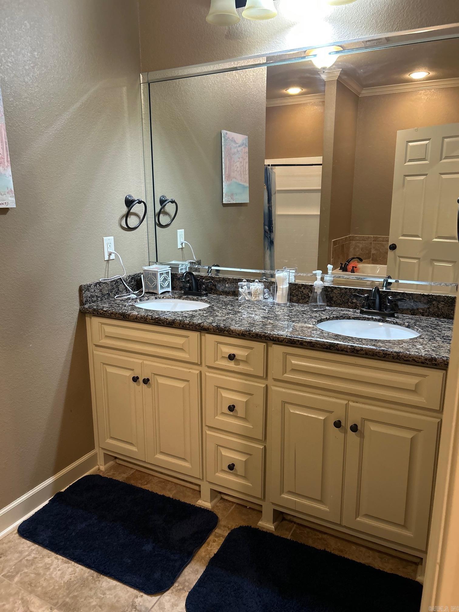 THE POINTE AT SOUTHWIND - Residential