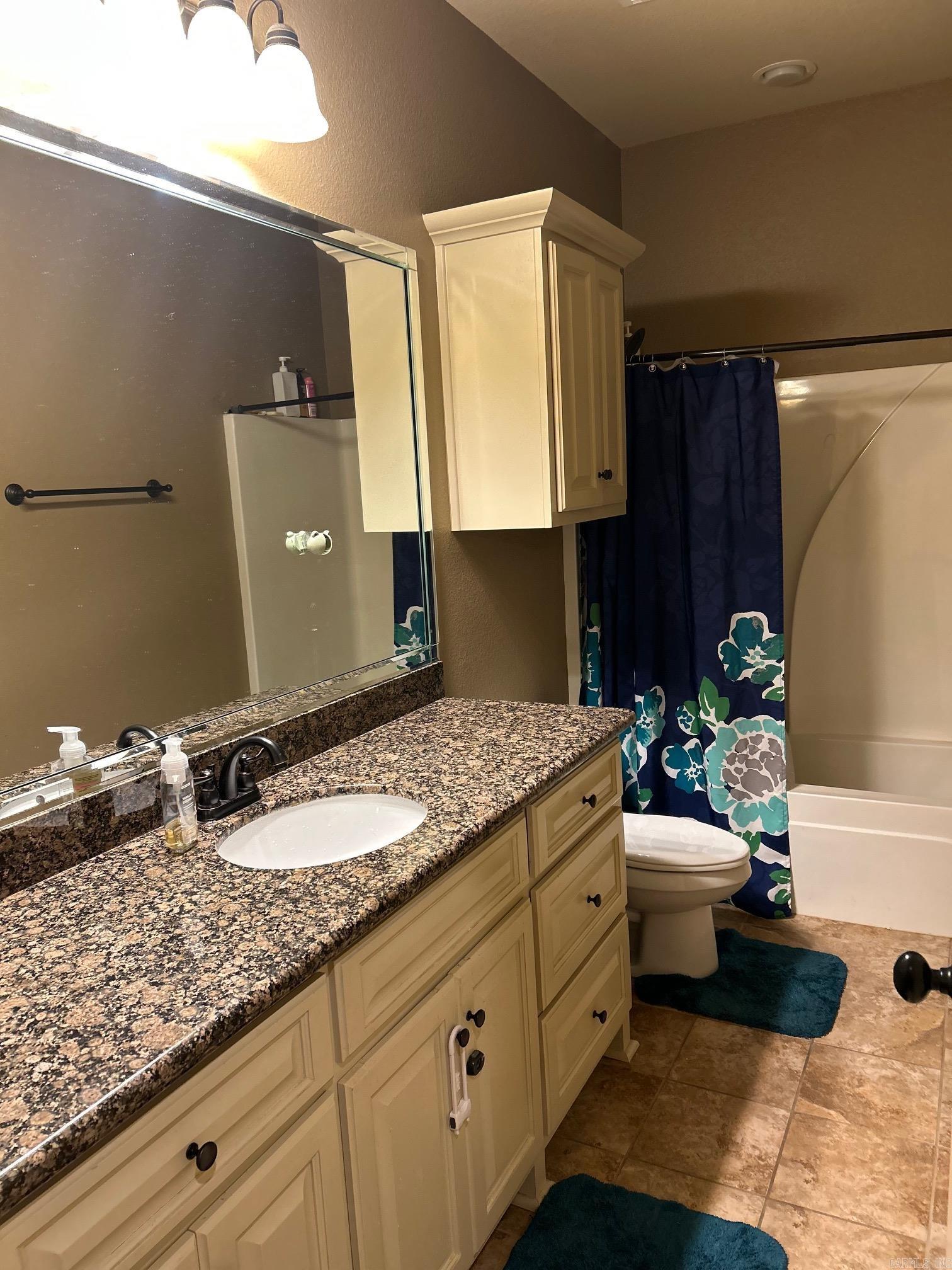 THE POINTE AT SOUTHWIND - Residential