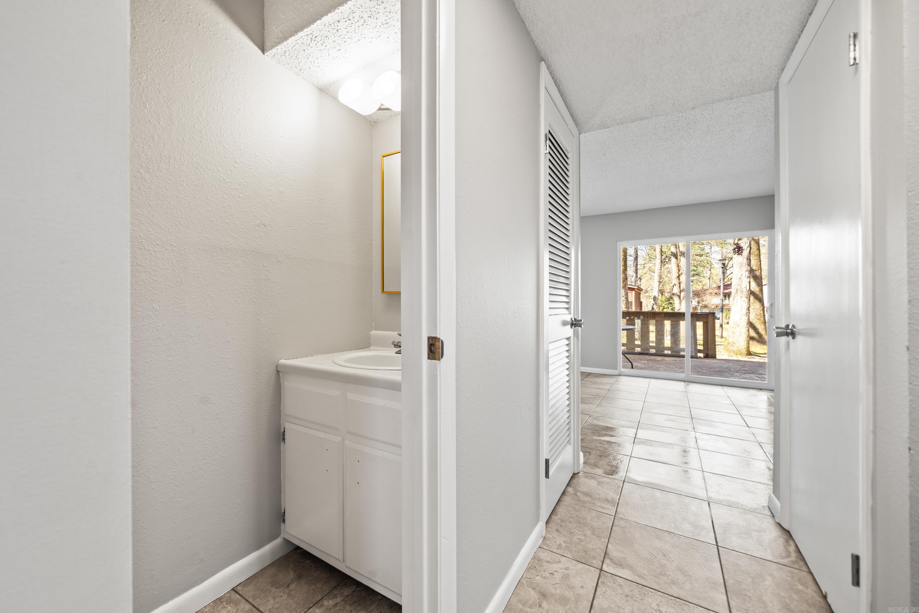 Desoto Courts Townhouse 1 - Residential