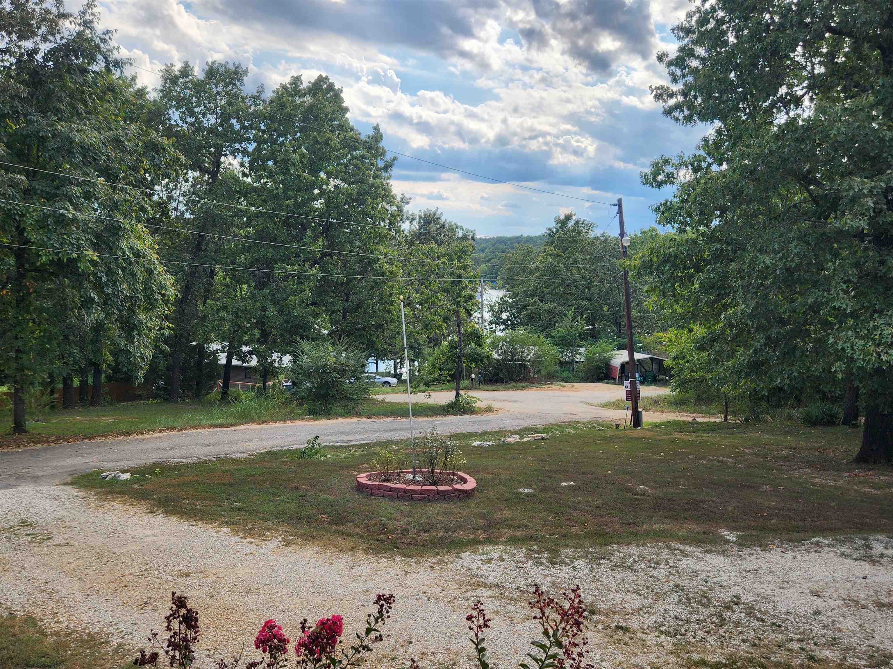 CROSSROADS - Residential