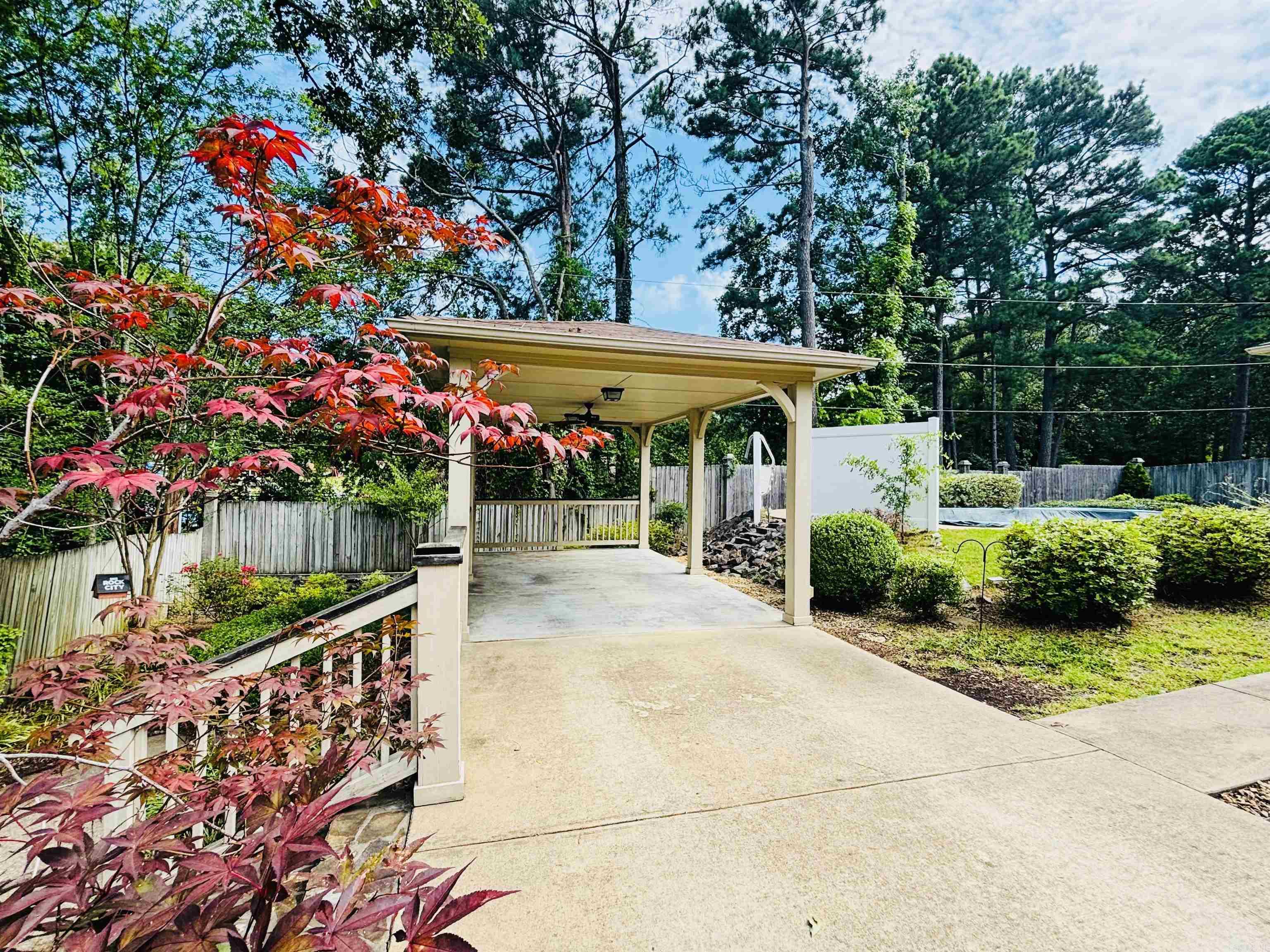 STURBRIDGE - Residential