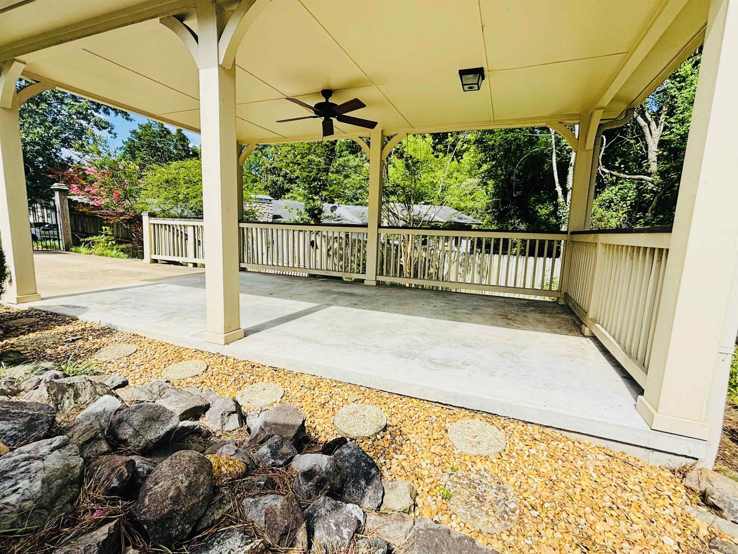 STURBRIDGE - Residential