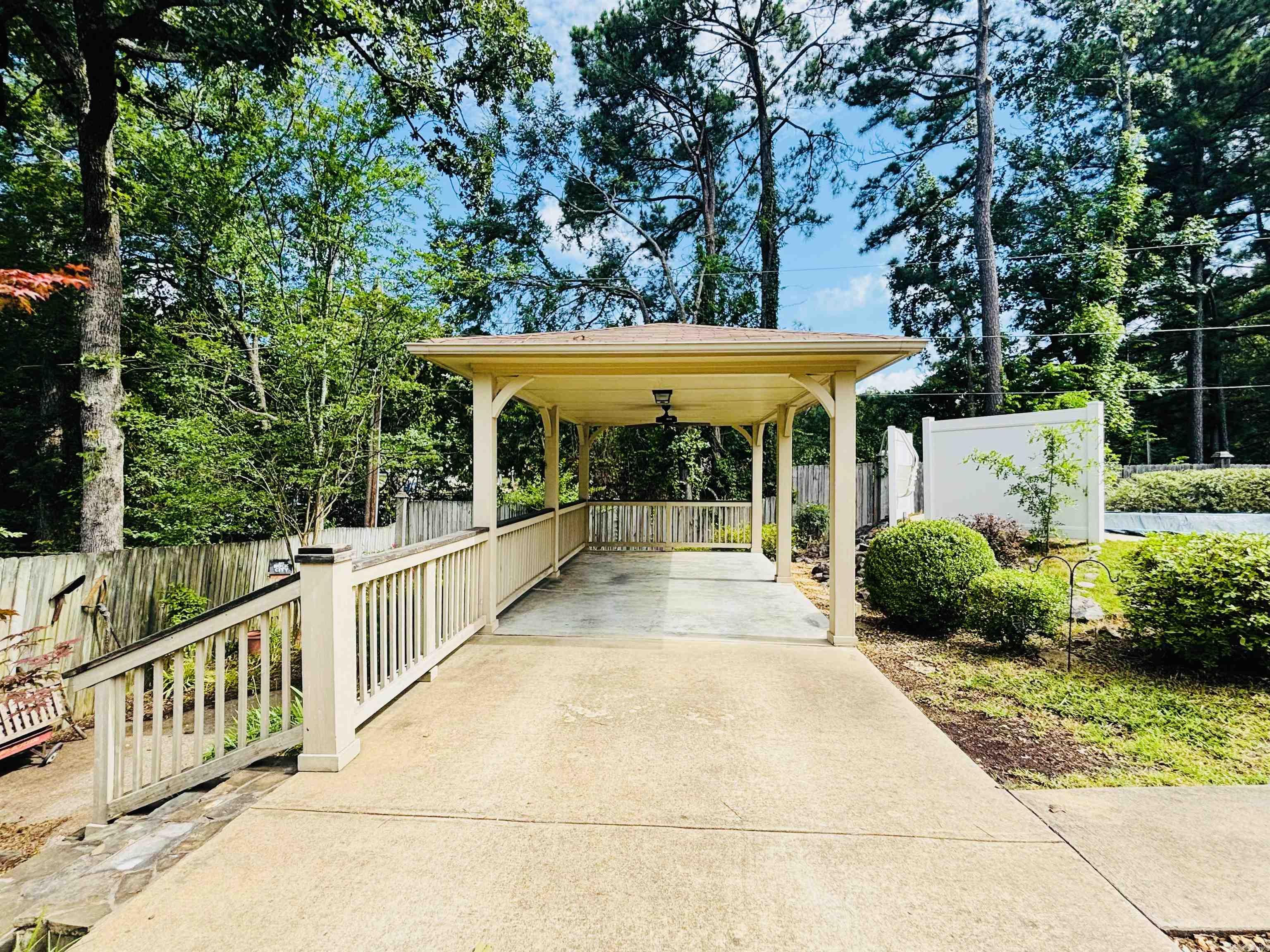 STURBRIDGE - Residential