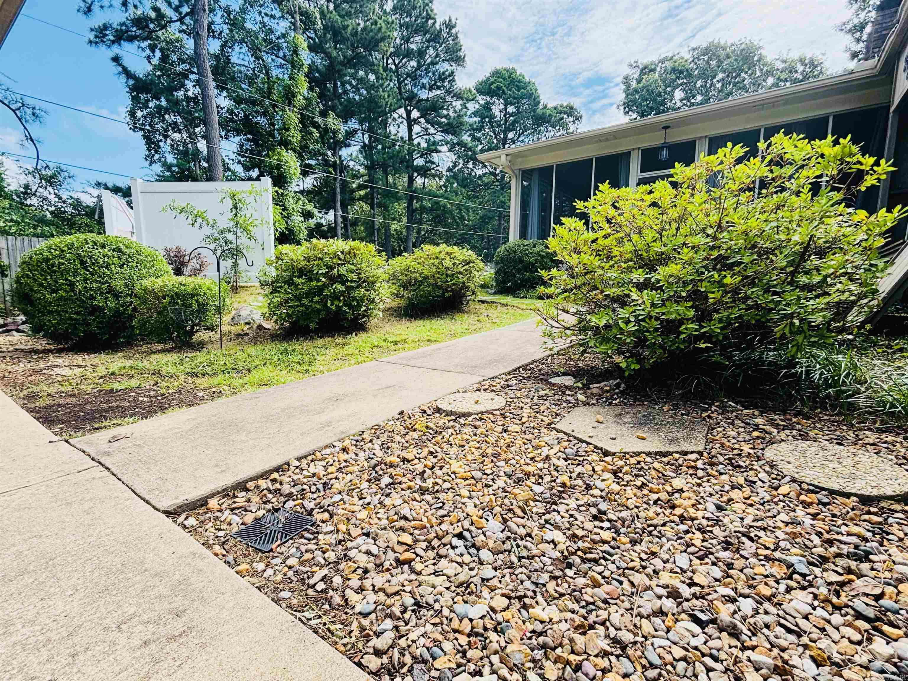 STURBRIDGE - Residential