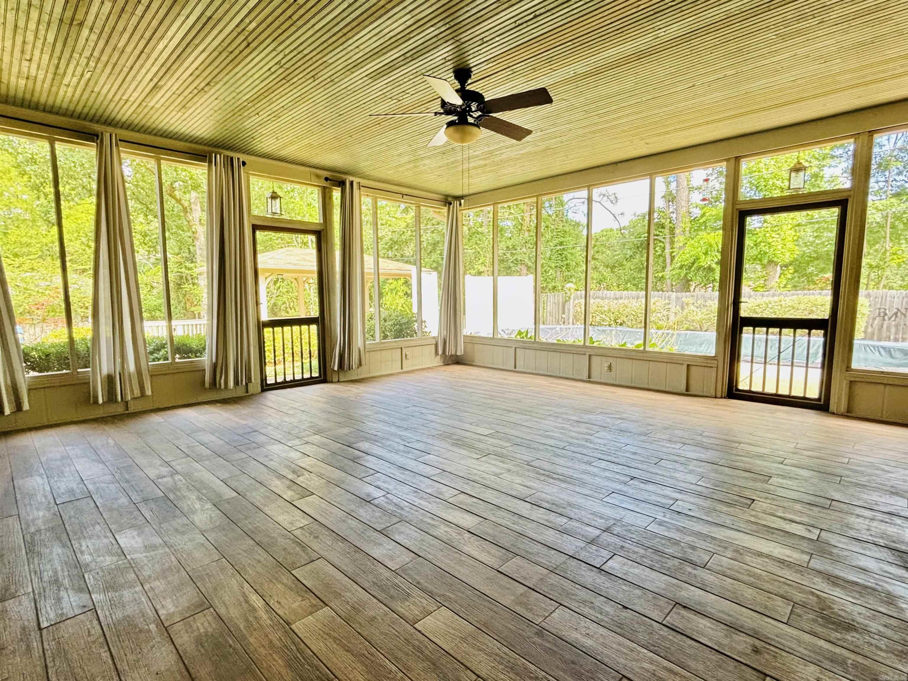 STURBRIDGE - Residential