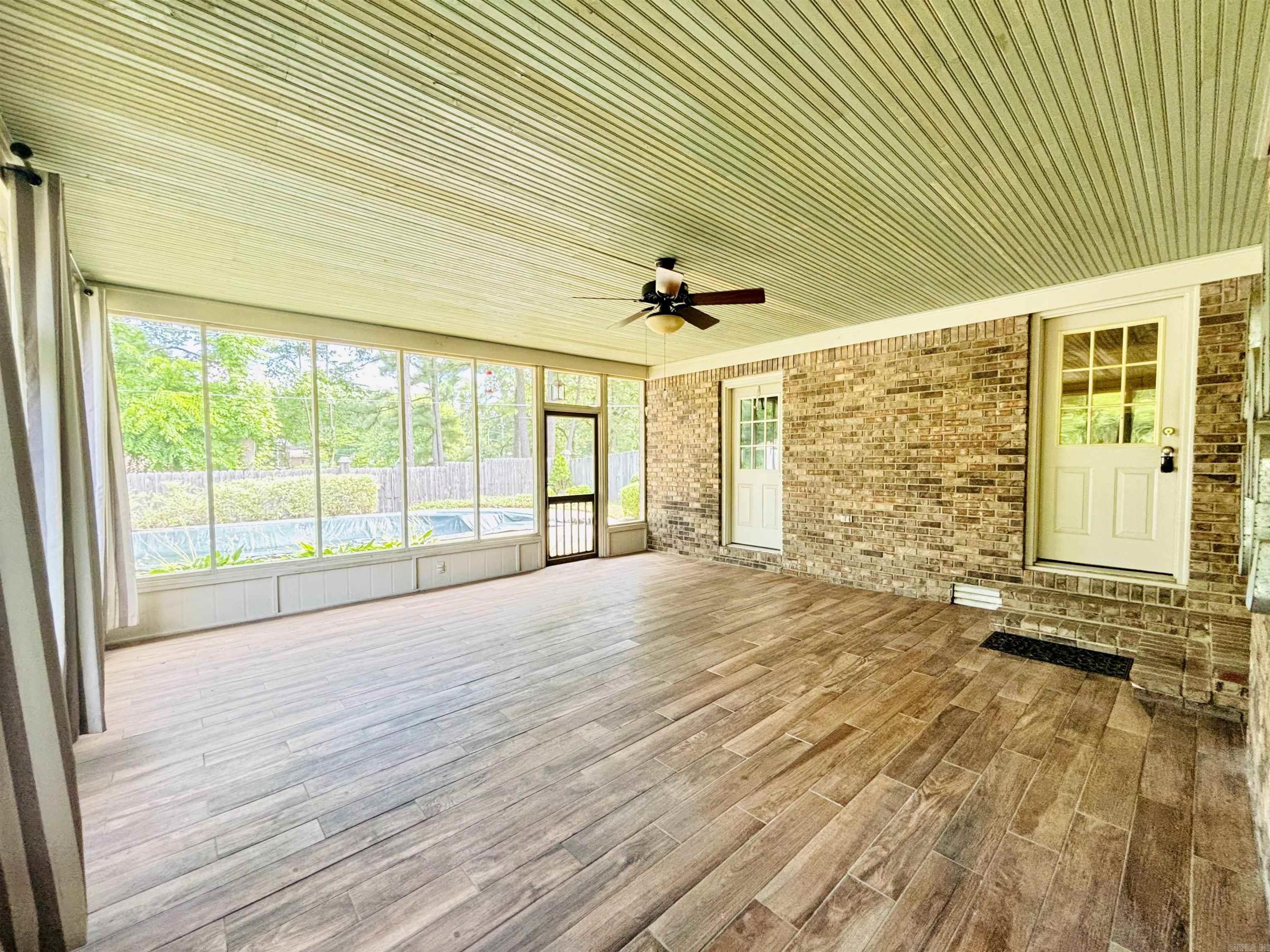 STURBRIDGE - Residential