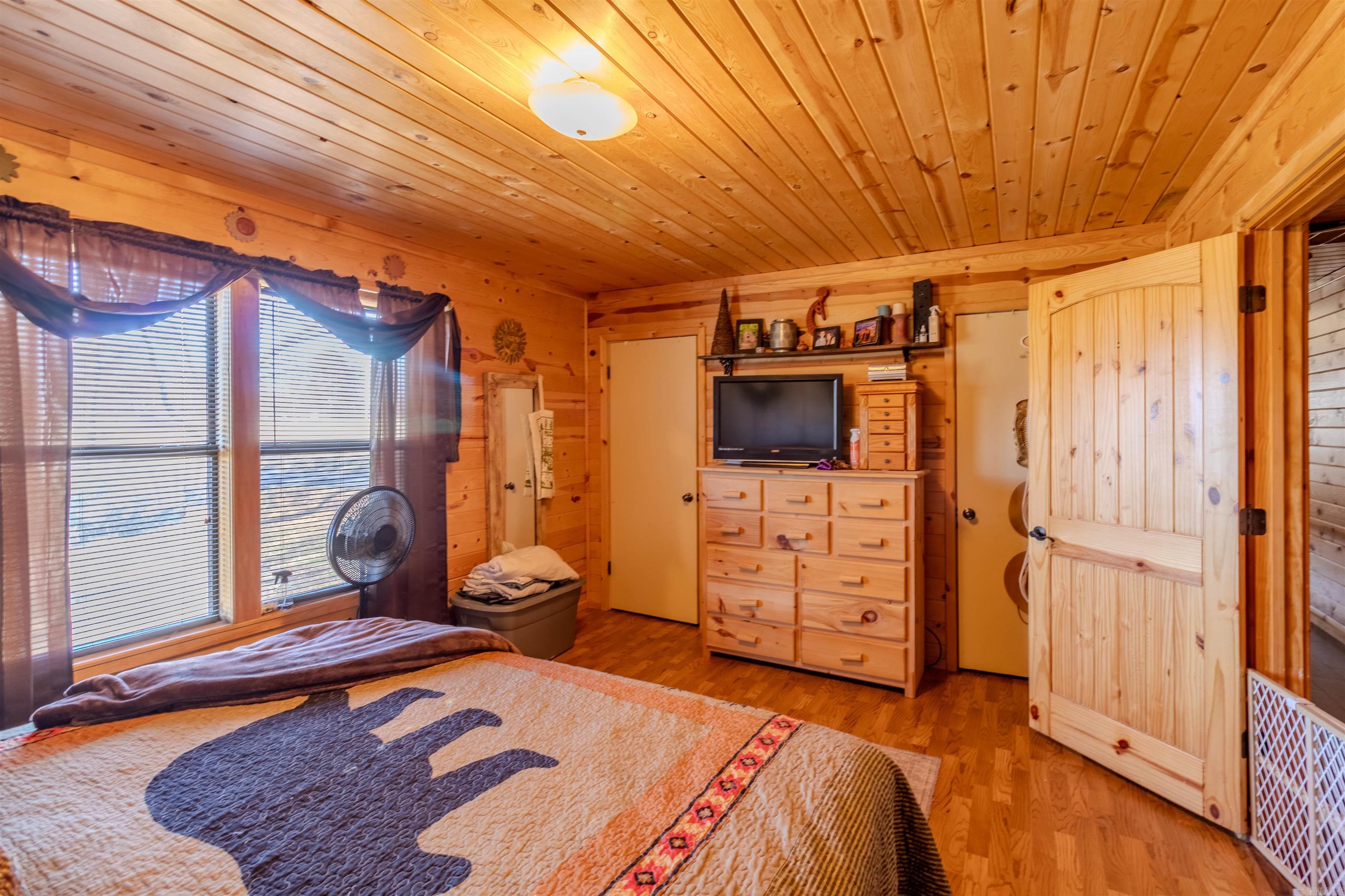 Outlots C 32-10-23 - Residential