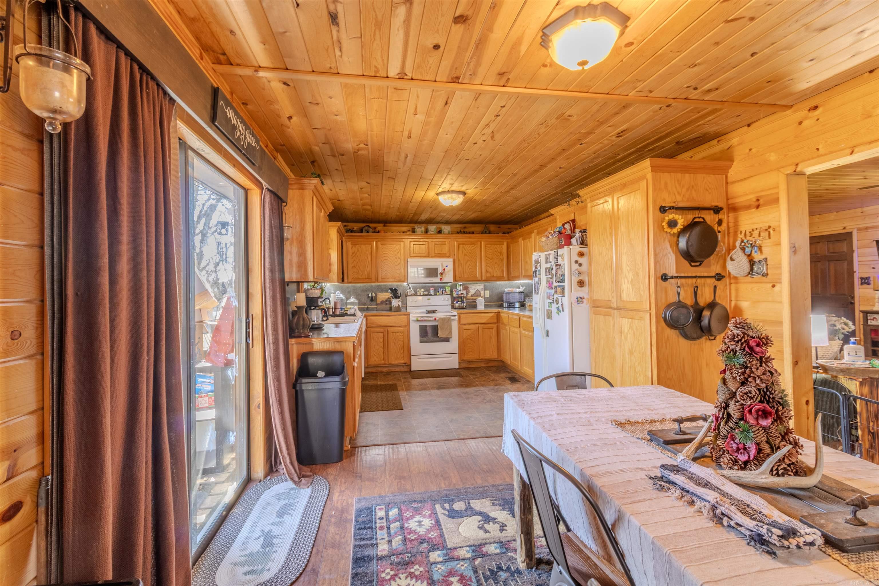 Outlots C 32-10-23 - Residential