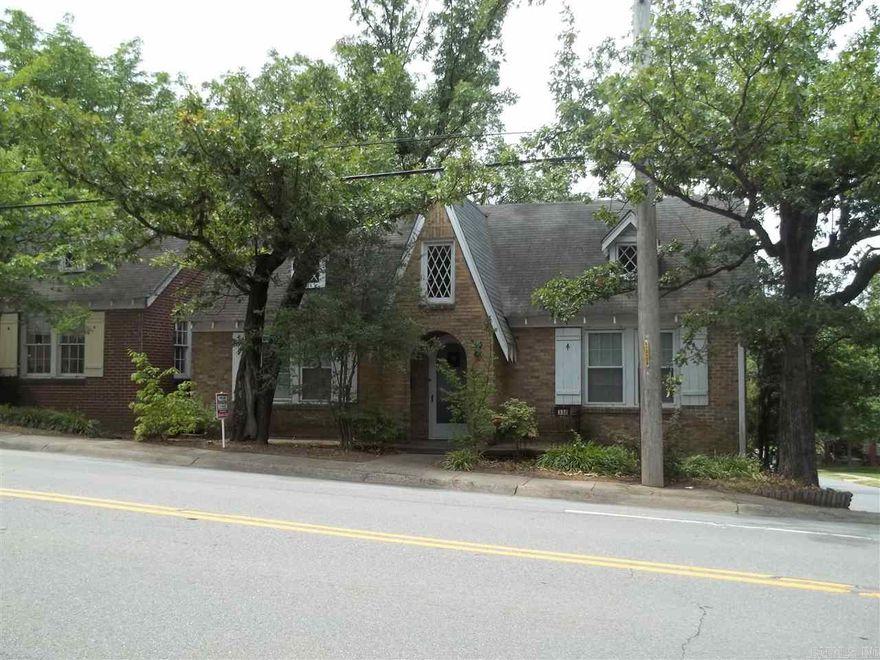 Charming Hillcrest home near UAMS. 2 bedroom, 1 bath private home with hardwood floors except kitchen & bath area. Kitchen appliances include gas range, dishwasher, refridgerator, W/D hookups. Maintenance free including yard. Off street parking. $850.00 per month with approved application, $850.00 Security Deposit. Pets with restrictions. CALL TODAY! Marshall Peters & Associates 501-414-8340