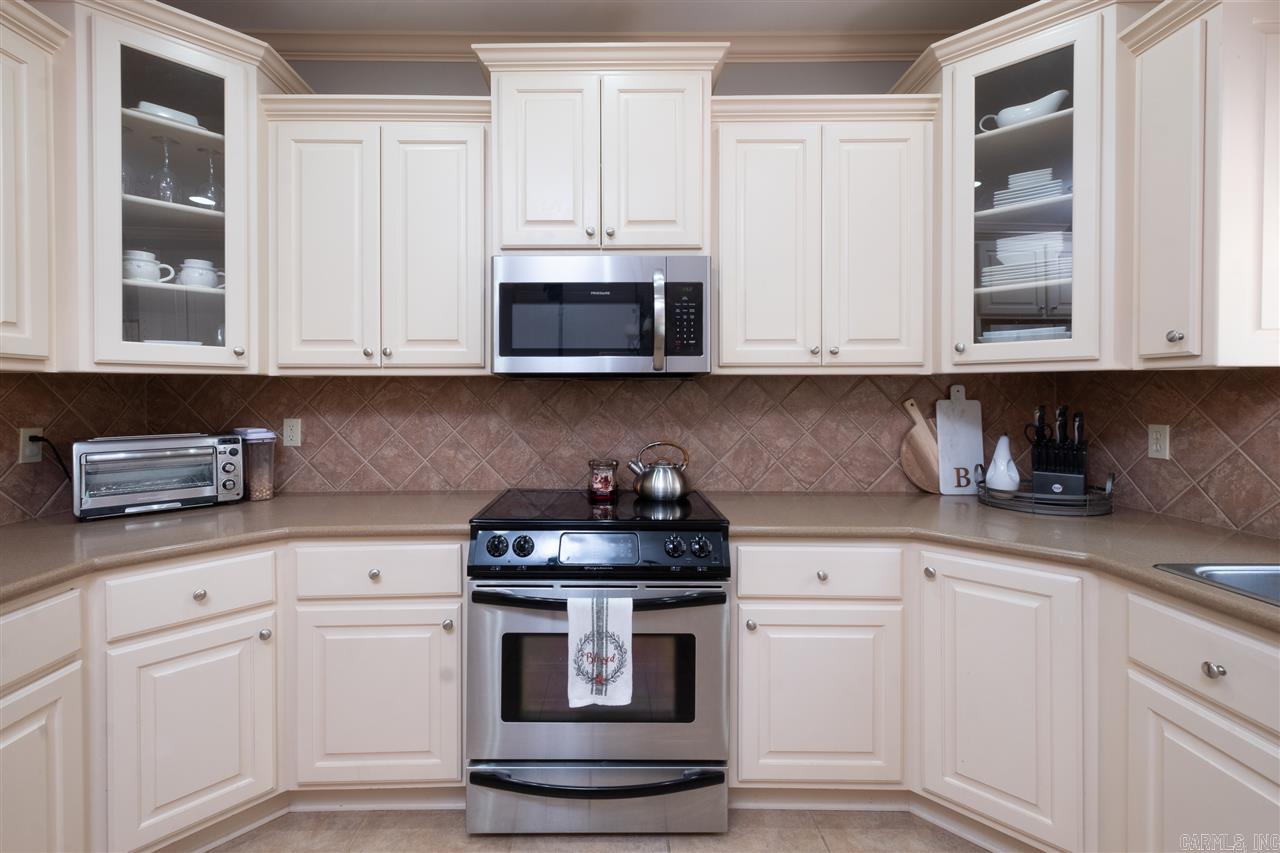 COUNTRY CLUB OF ARK THE - Residential