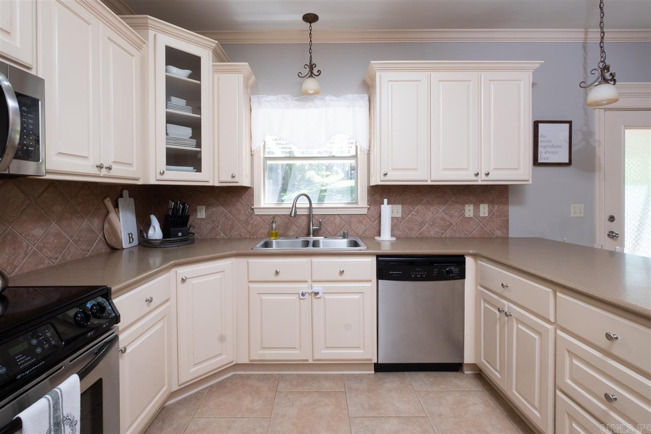 COUNTRY CLUB OF ARK THE - Residential