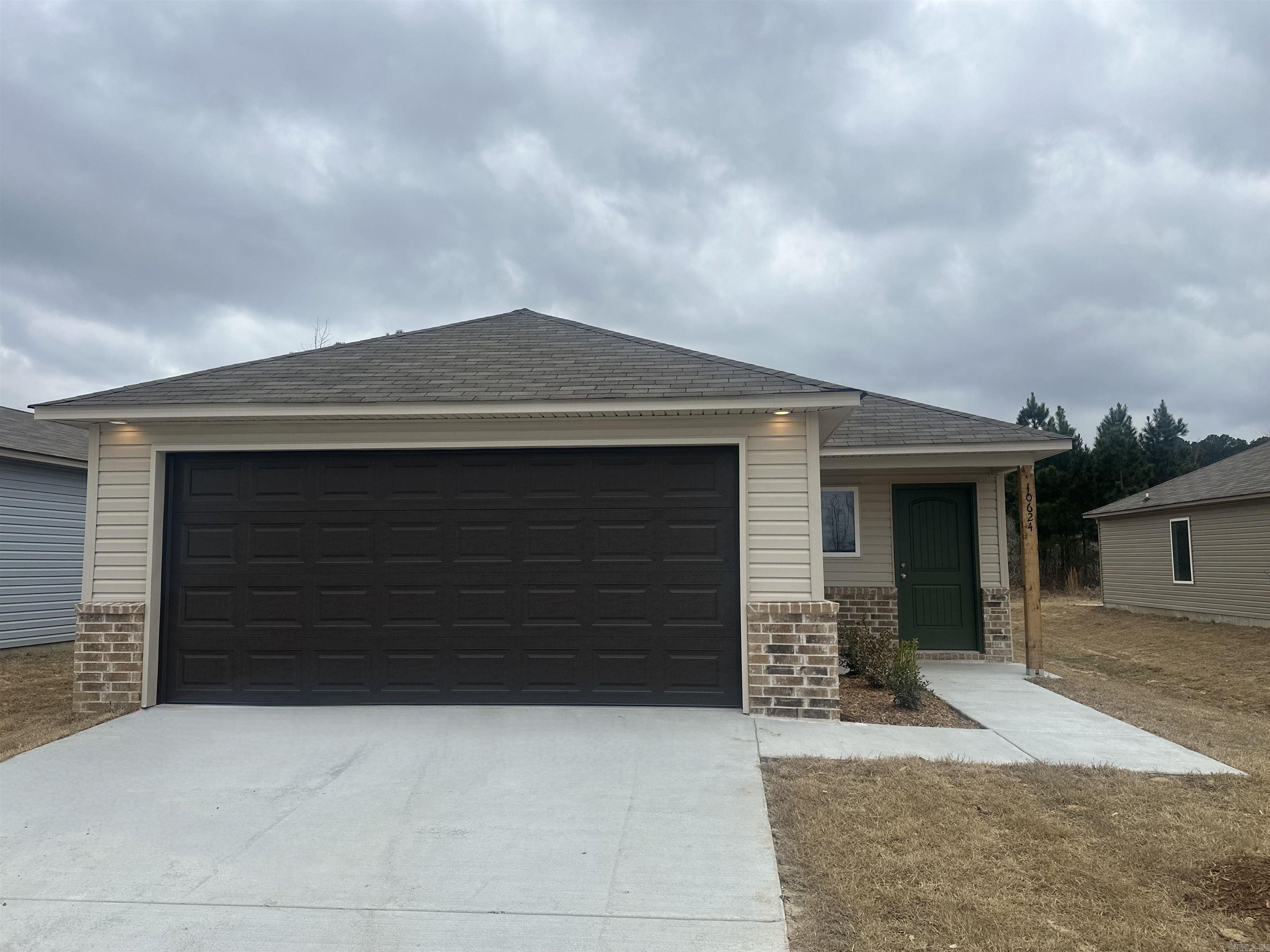 COUNTRY CLUB OF ARK THE - Residential