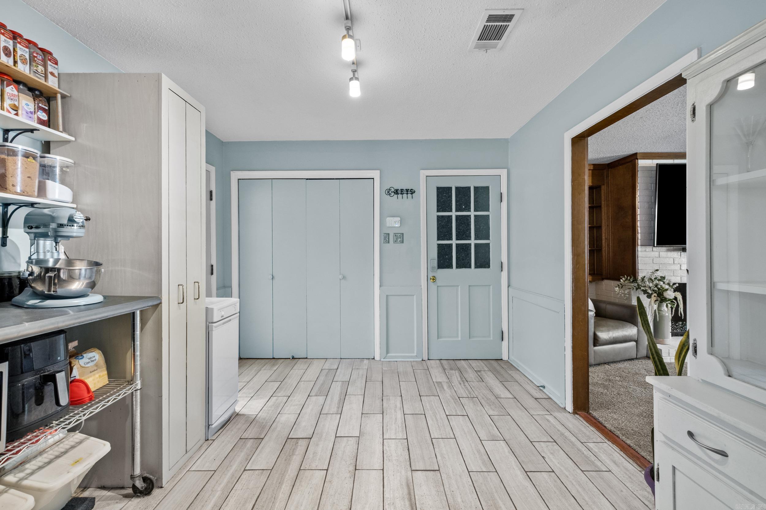 LUDINGTON HGTS - Residential