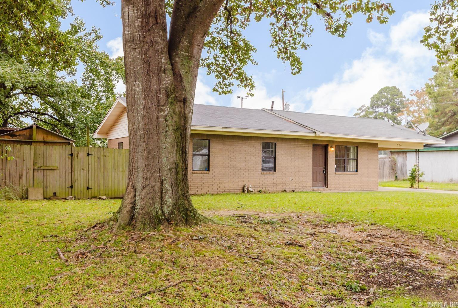 PINE MANOR SUB DIV - Residential