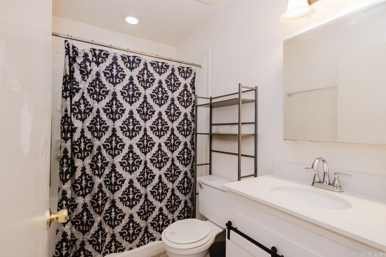 PINE MANOR SUB DIV - Residential