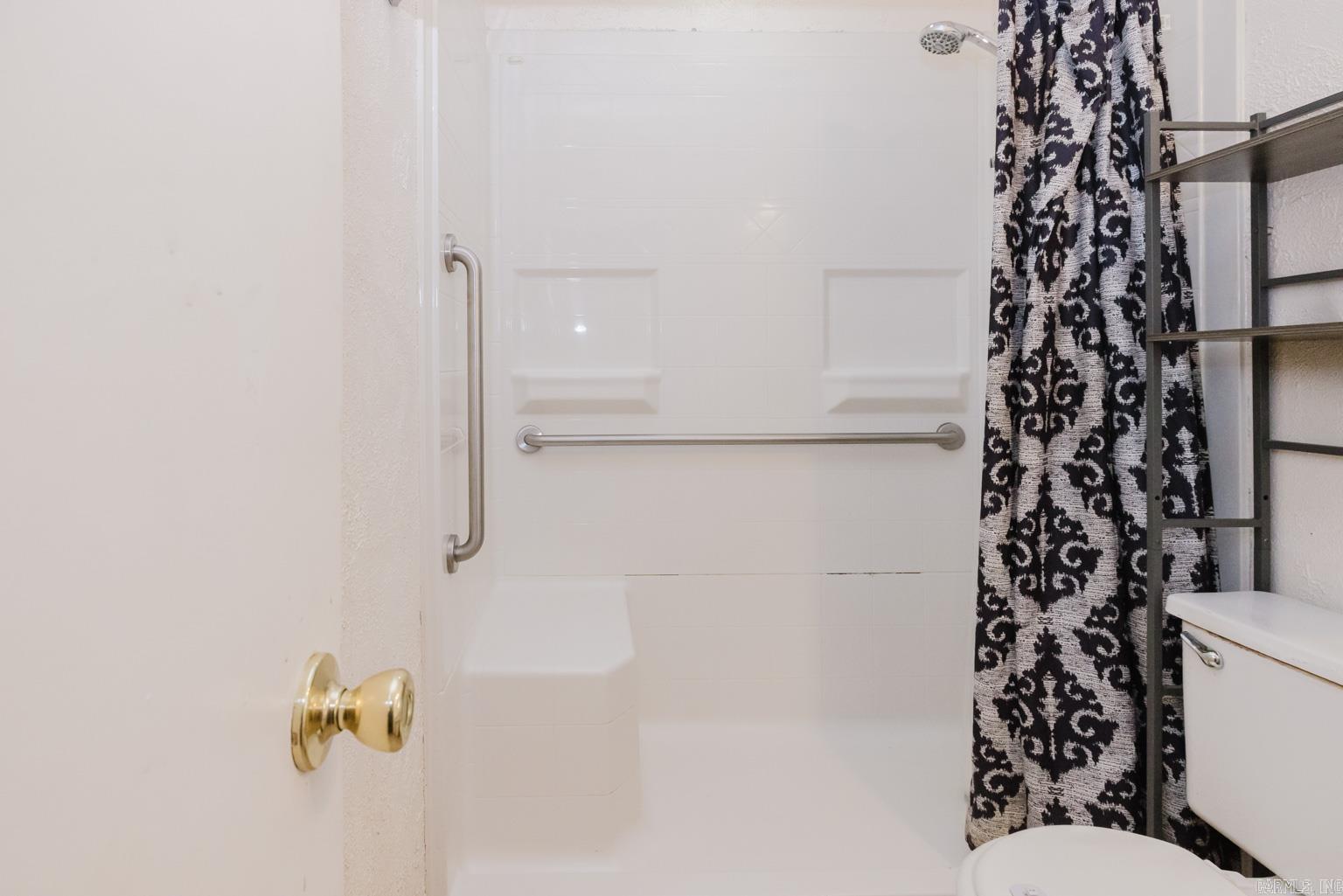 PINE MANOR SUB DIV - Residential