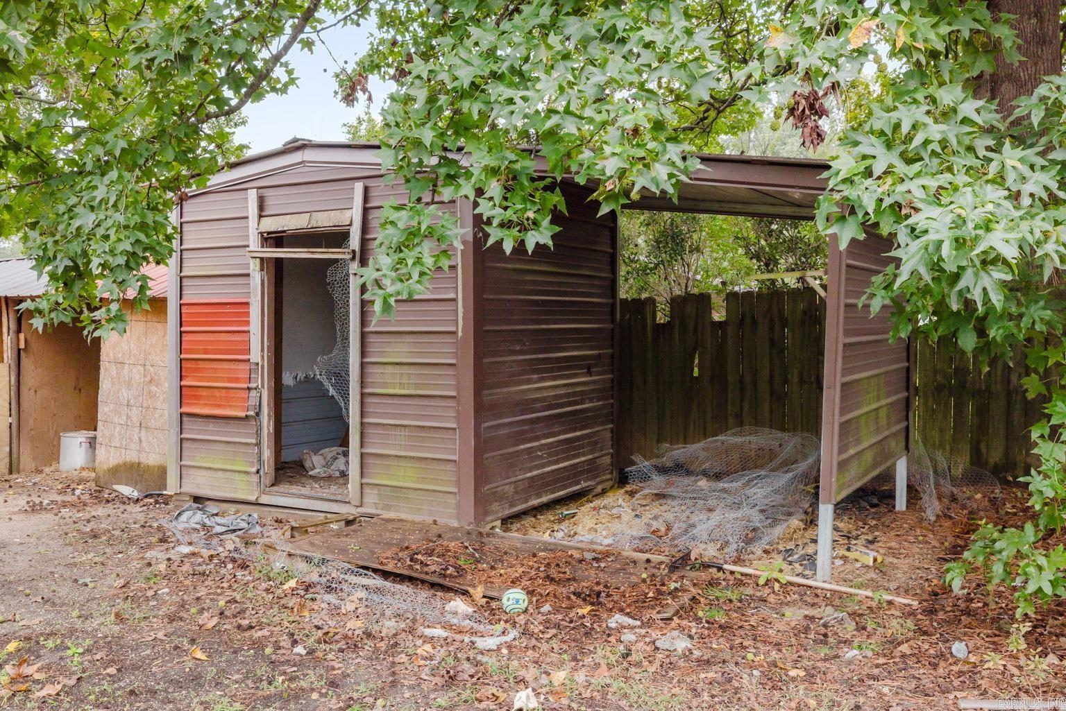 PINE MANOR SUB DIV - Residential