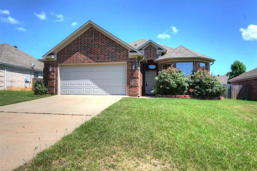 Very nice 3 bed, 2 bath all brick home with double garage in the Vineyard Subdivision in Mayflower. Extra tall ceilings and an open floor plan make this house feel very spacious.  The entire interior of the house has new paint, including the garage.  New hot water heater.