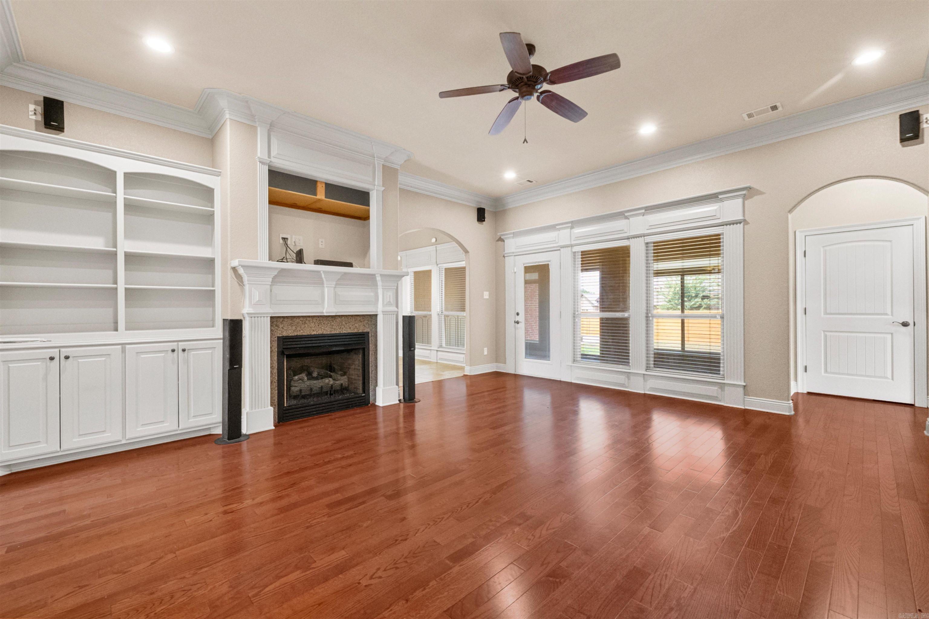 SHADOW CREEK - Residential