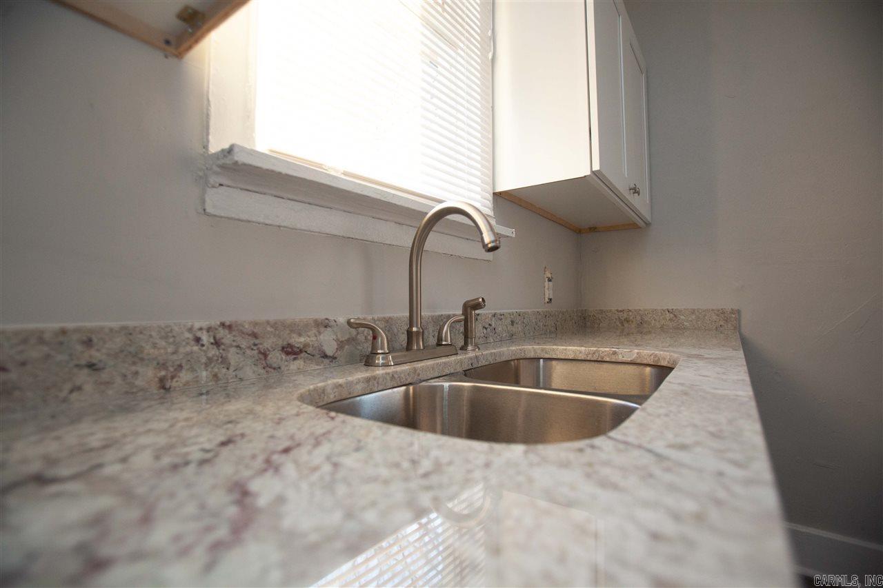 Jones & Worthen - Residential Lease