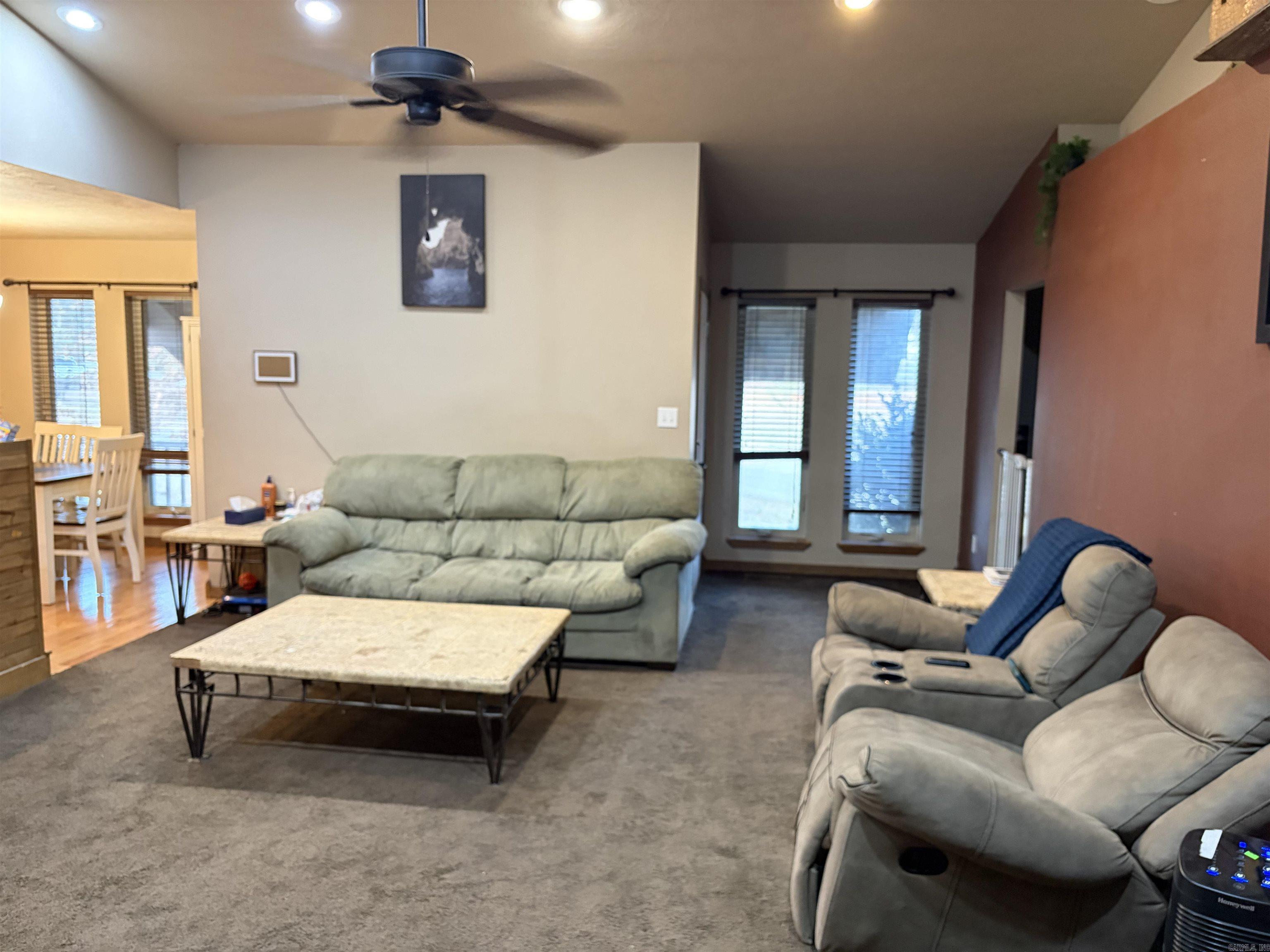 PILOT HILL - Residential