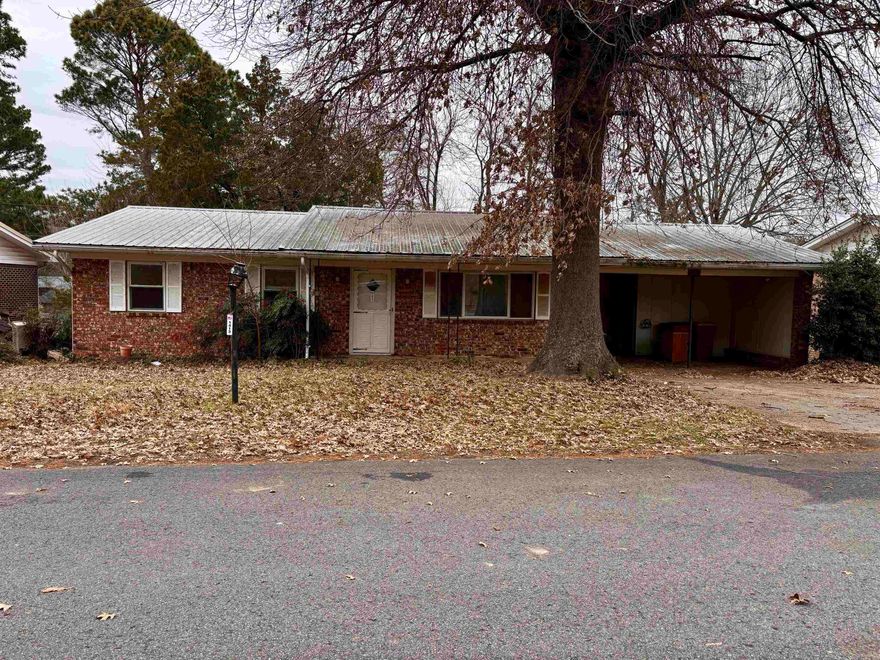 Great investment in a well desired location! 3/1.5 brick in need of some TLC. Being sold AS-IS.  No seller property disclosure.  Seller will not turn on utilities.  All offers subject to court approval .